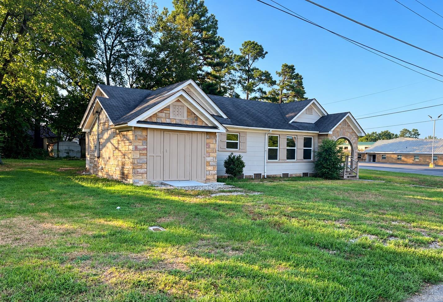 527 E 2nd South  Prescott, AR