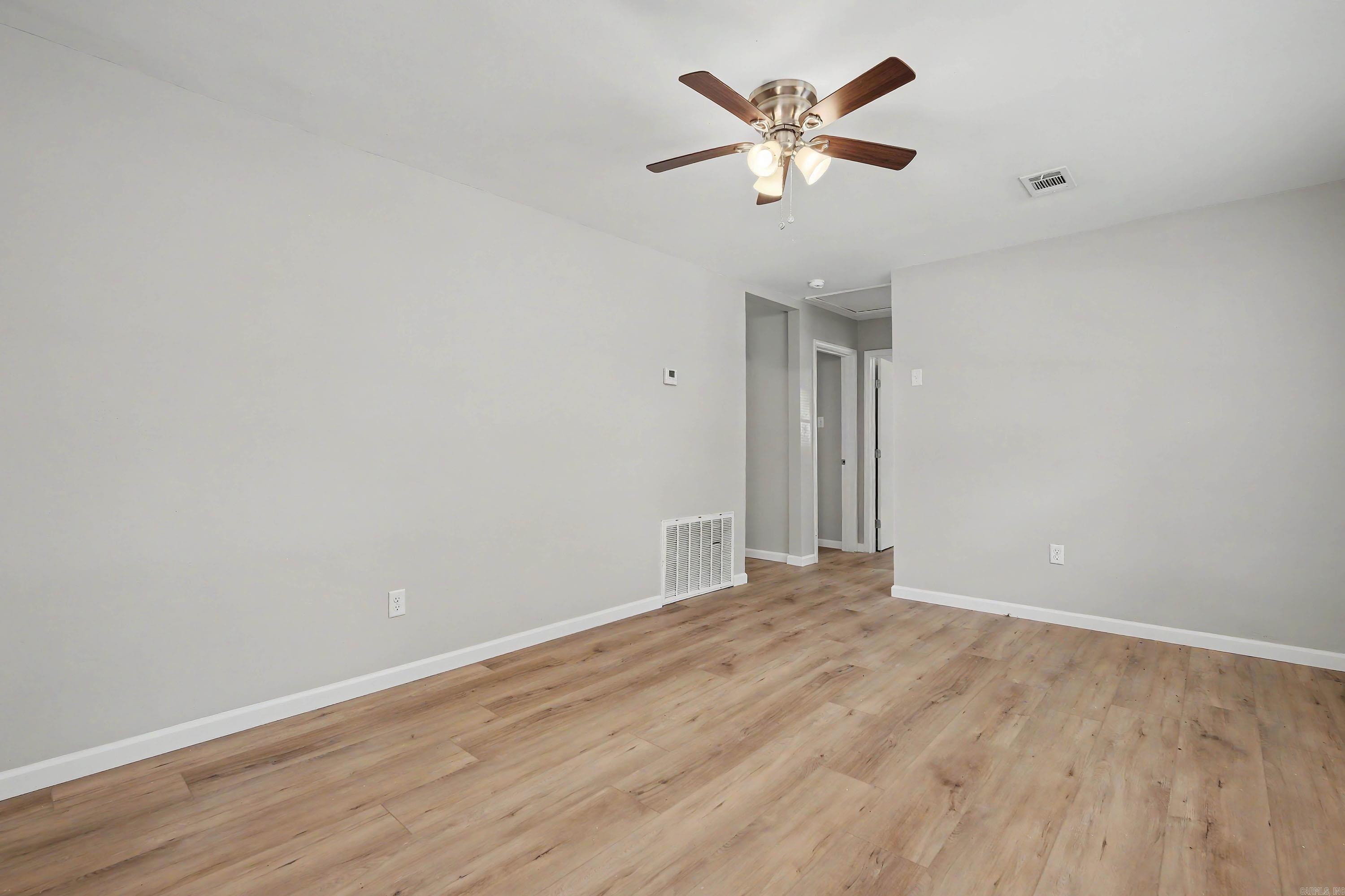8 Durham Drive — photo 2