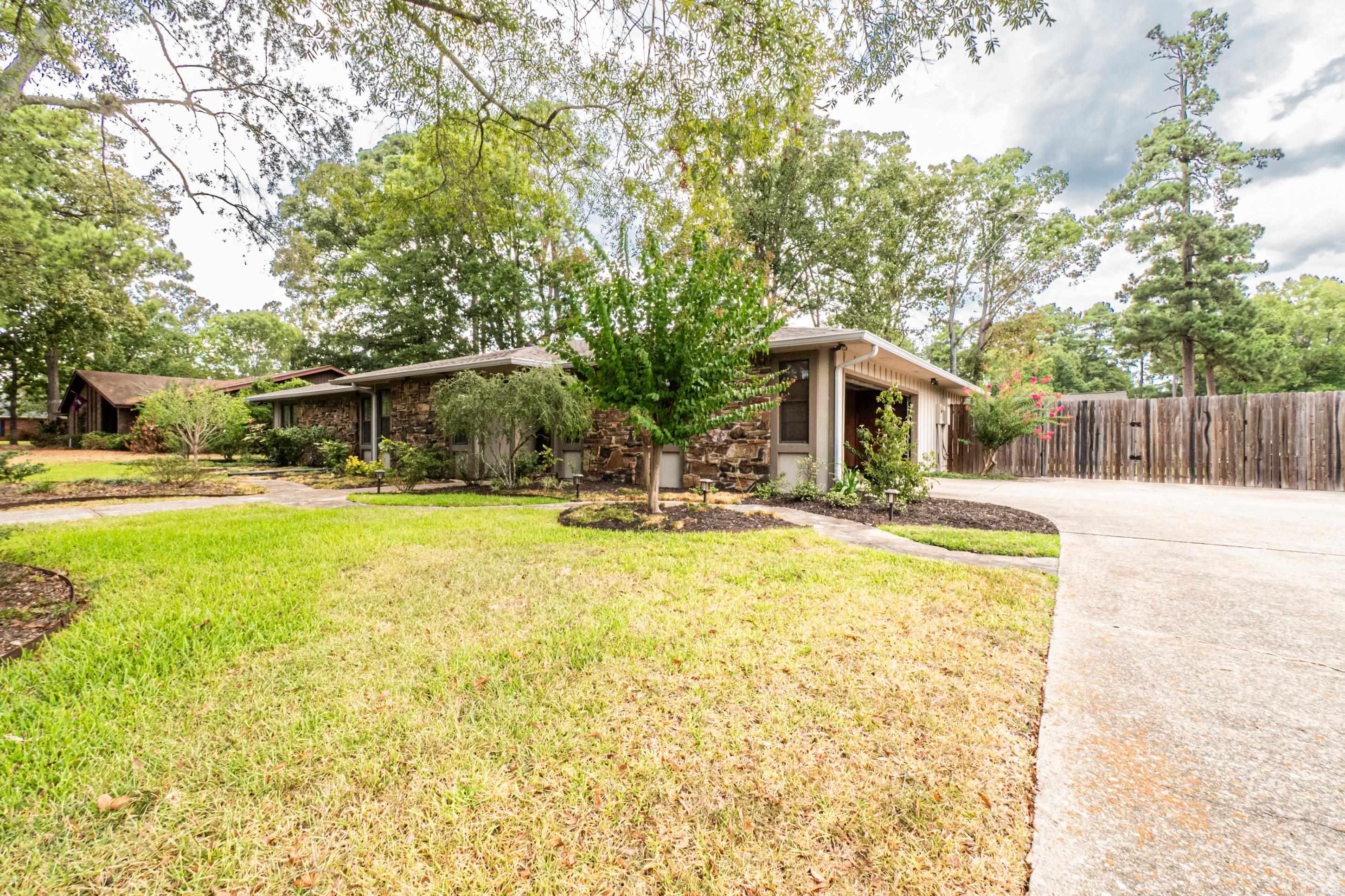 2312 W Elm St  El Dorado, AR