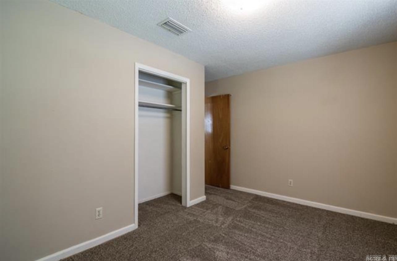 406 Malibu Drive — photo 3