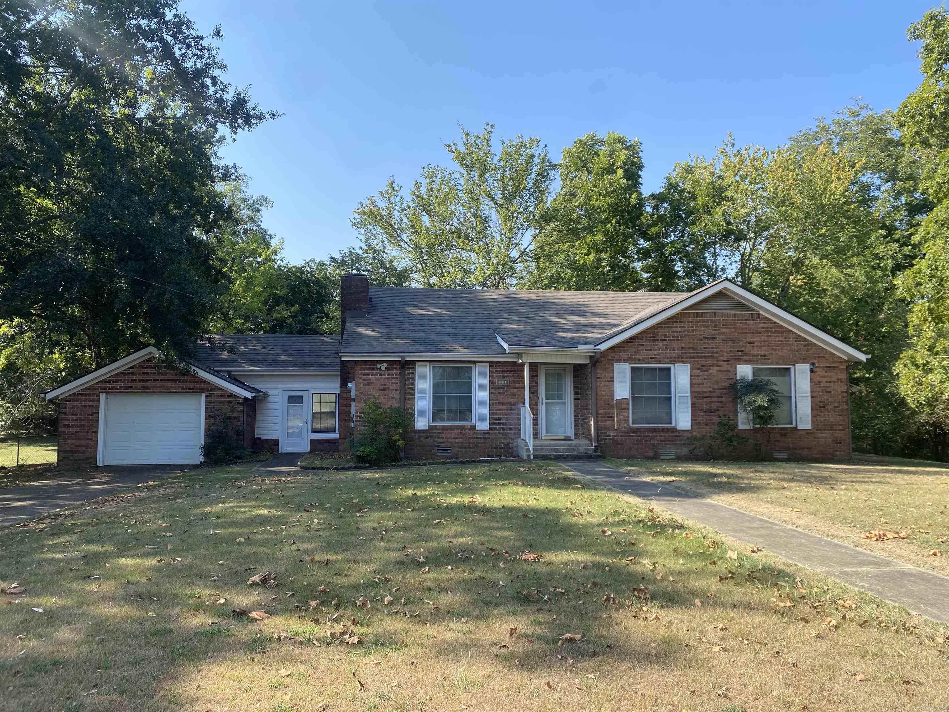 320 S George  Mount Ida, AR