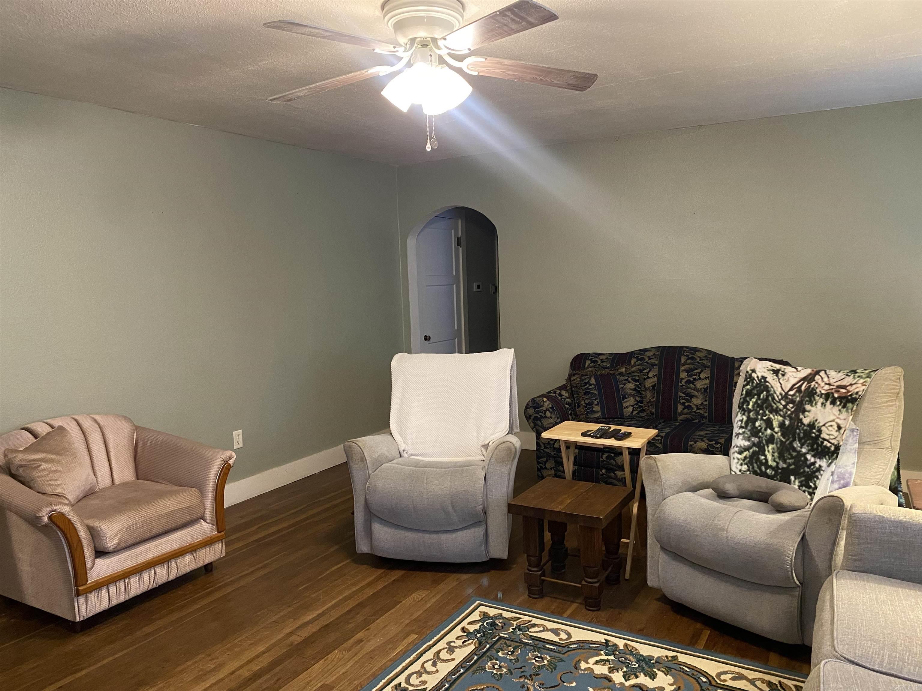320 S George  Mount Ida, AR