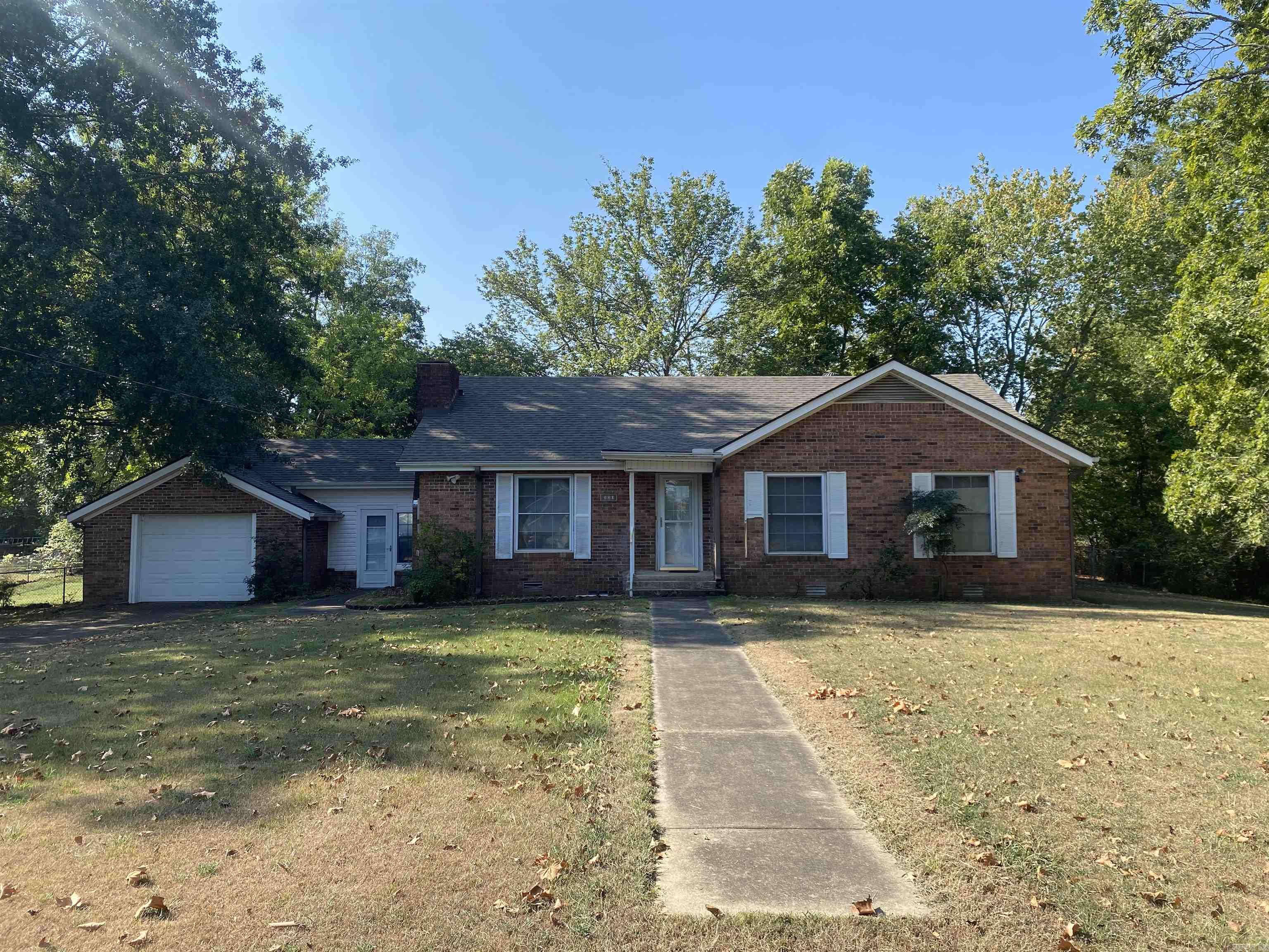 320 S George  Mount Ida, AR