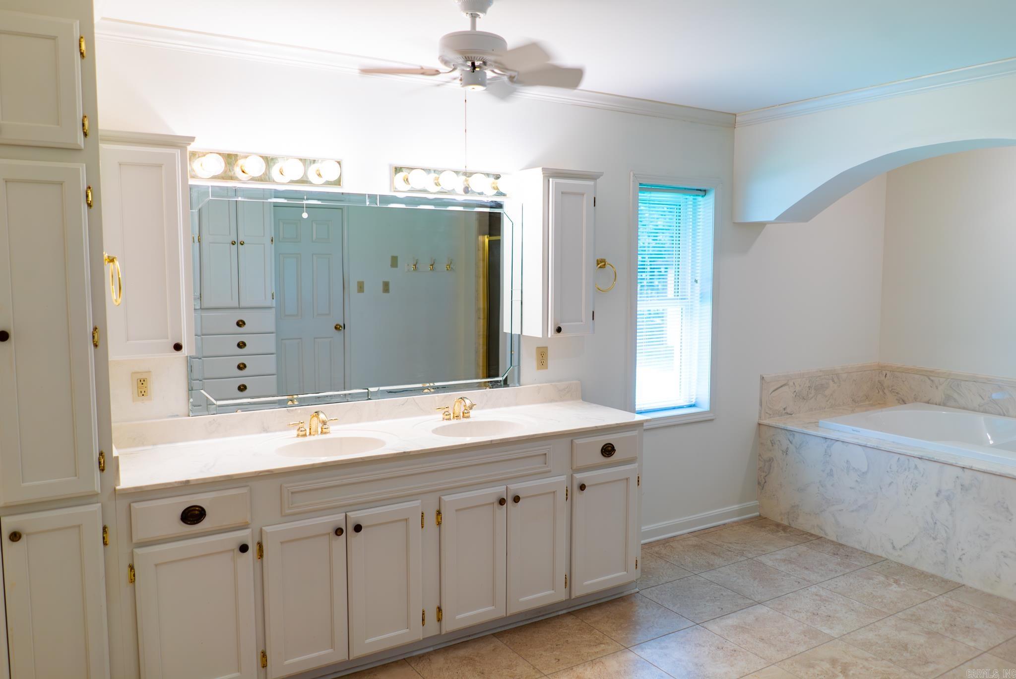 205 Baywood Lane Monticello, AR 71655