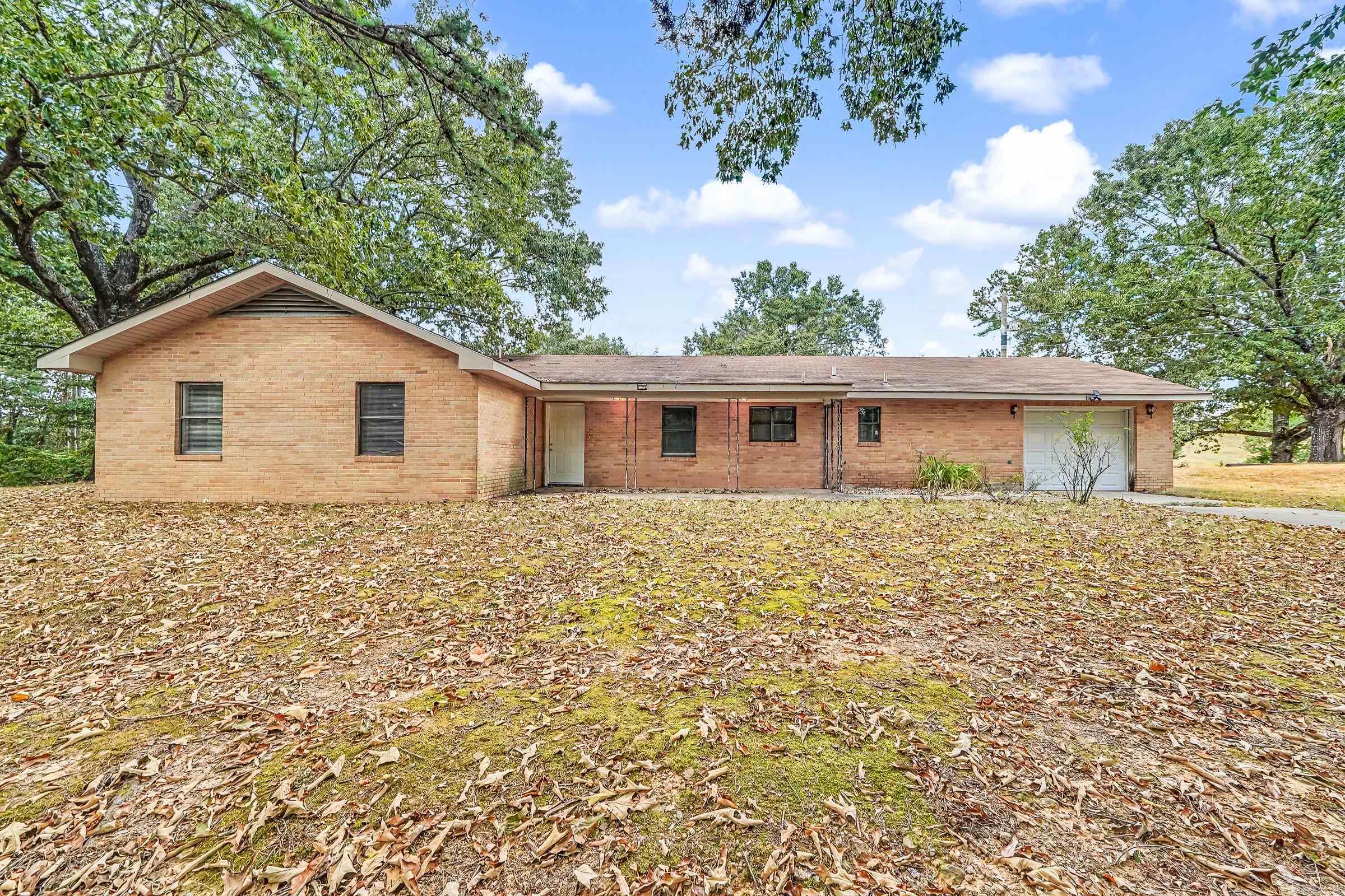 329  Benton  Gillham, AR