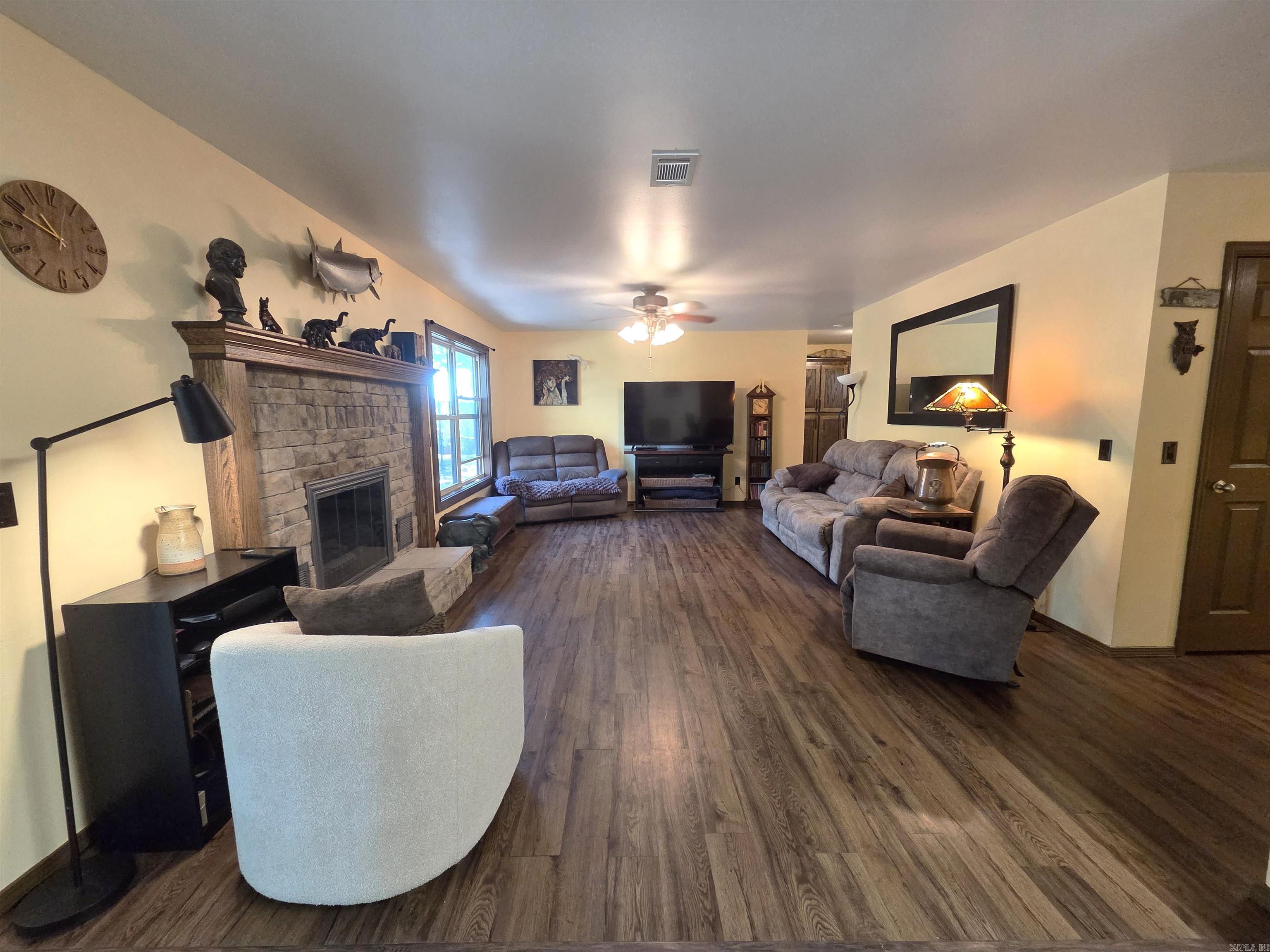 565 Polk Road 194 Mena, AR 71953