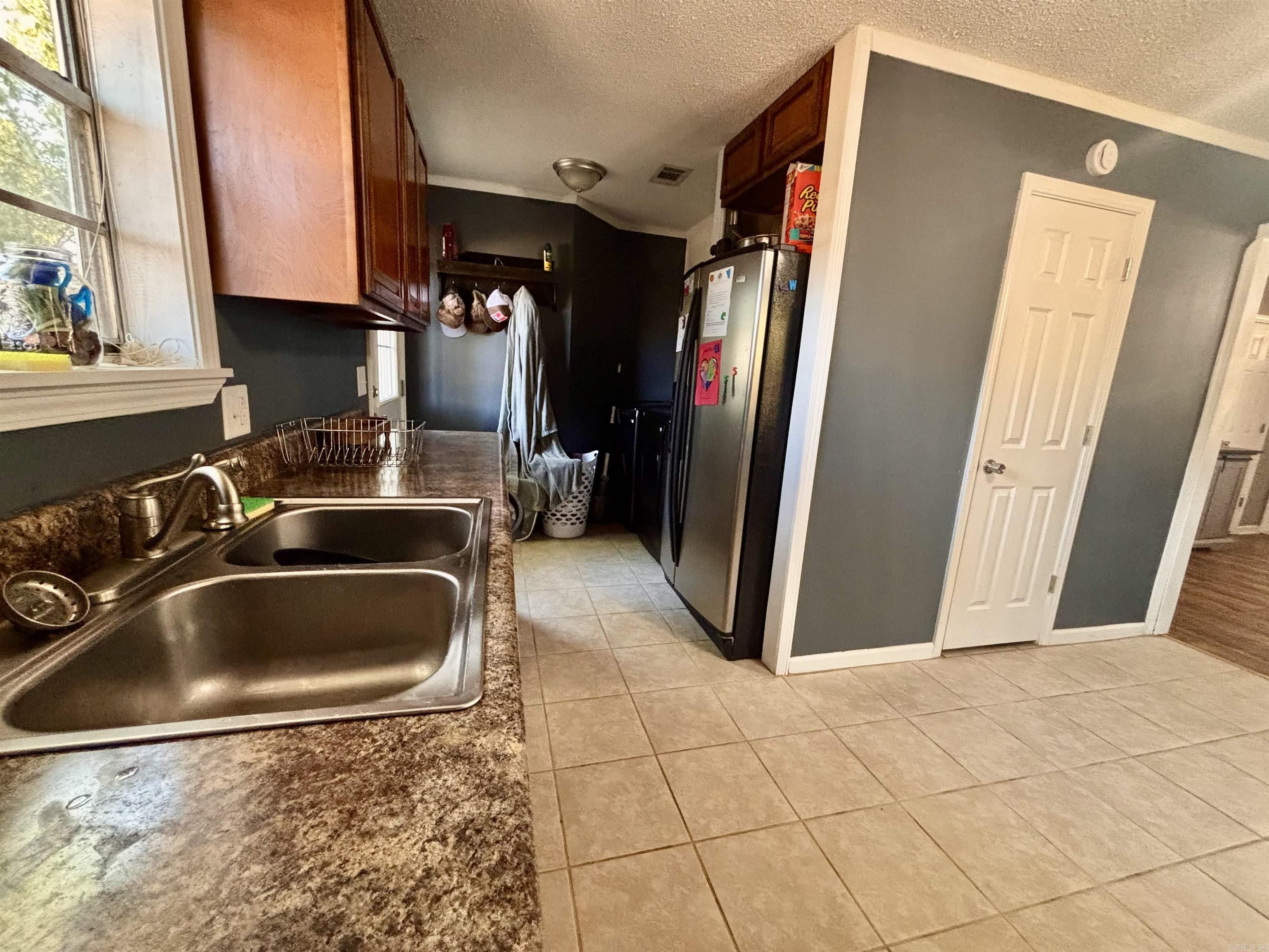 706 Forbes Drive — photo 5