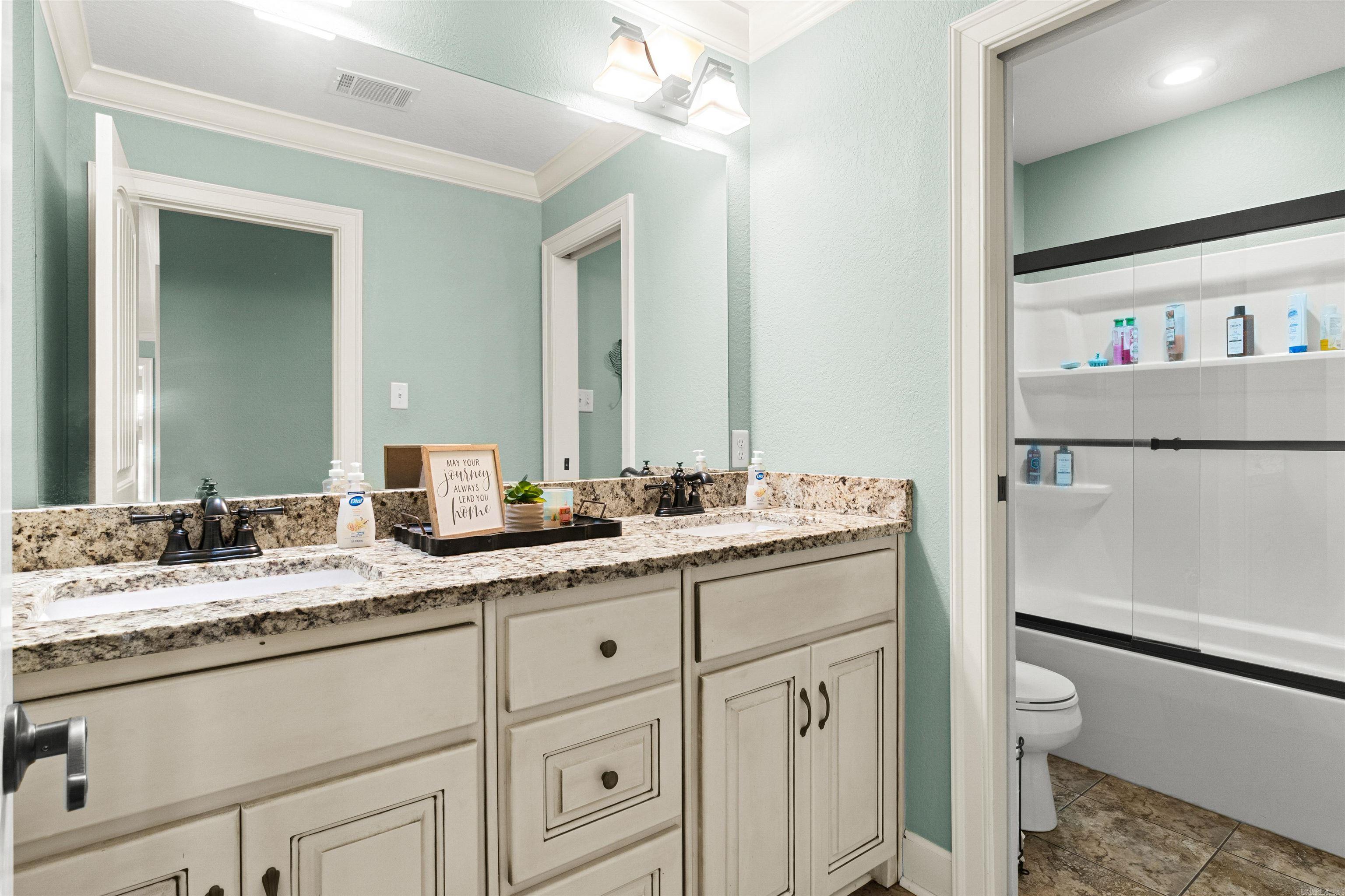 22 W Overland Drive Damascus, AR 72039