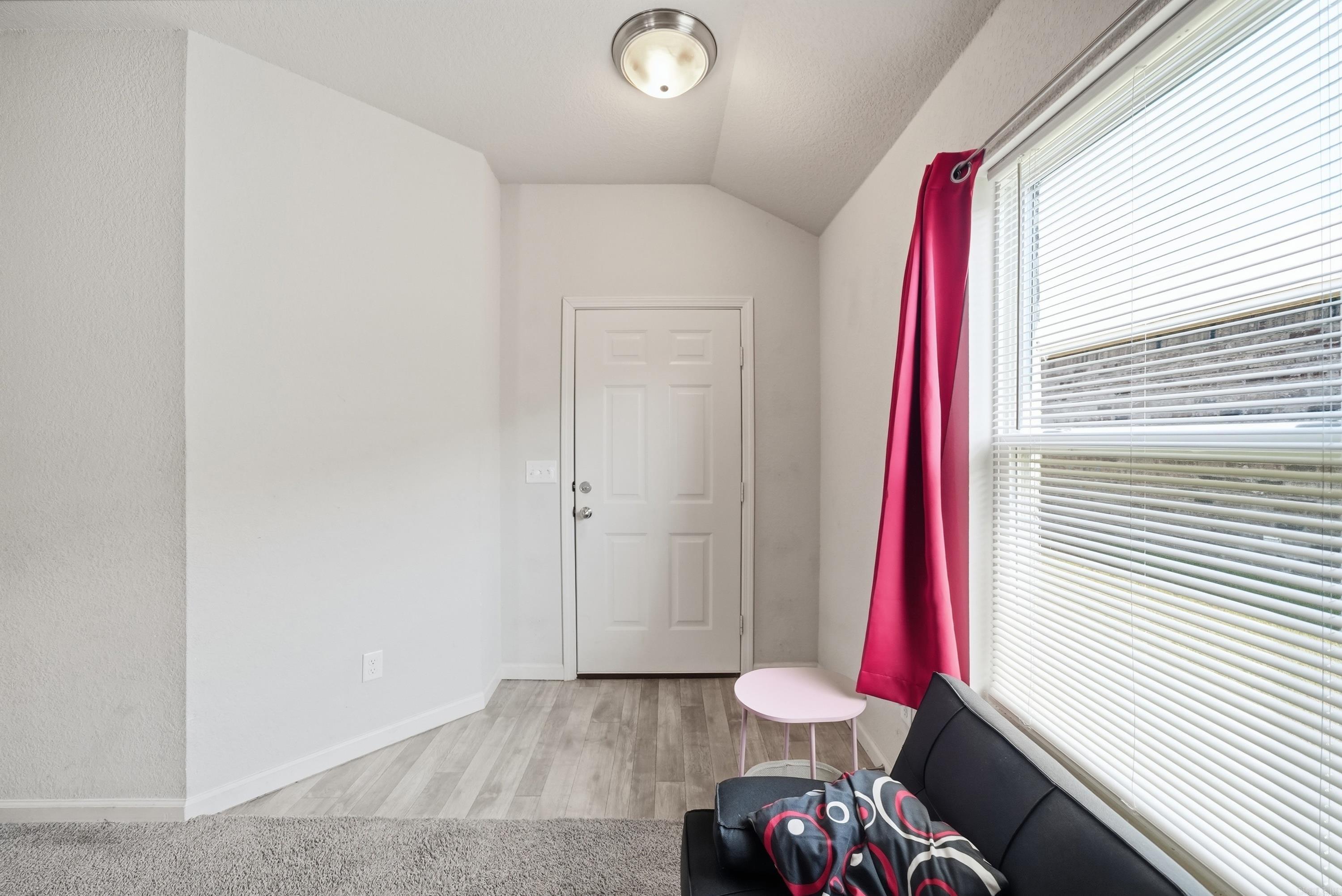 10504 Darla Lane — photo 5