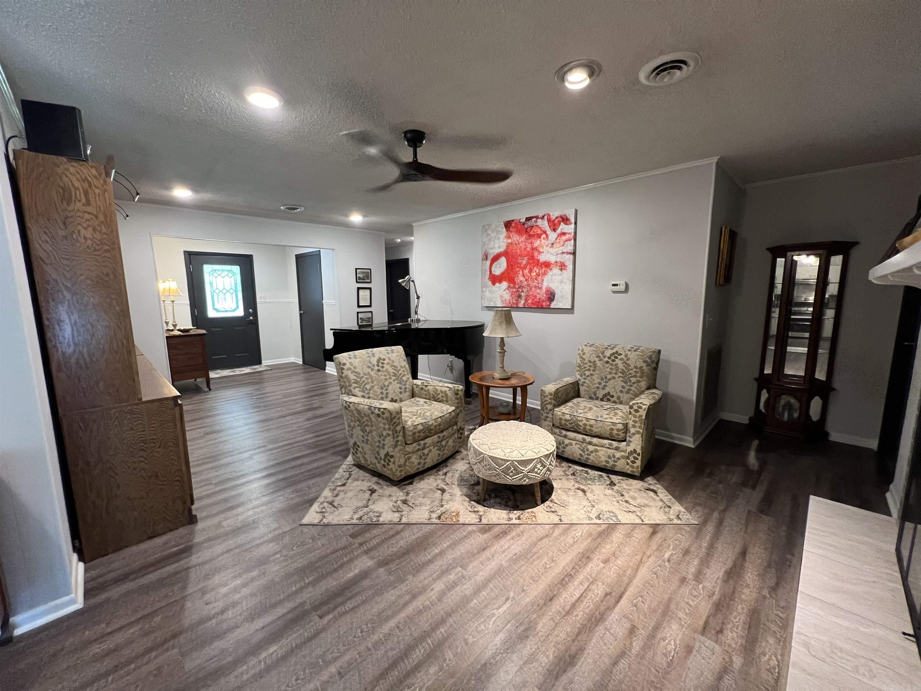 876 S 16th Avenue Piggott, AR 72454