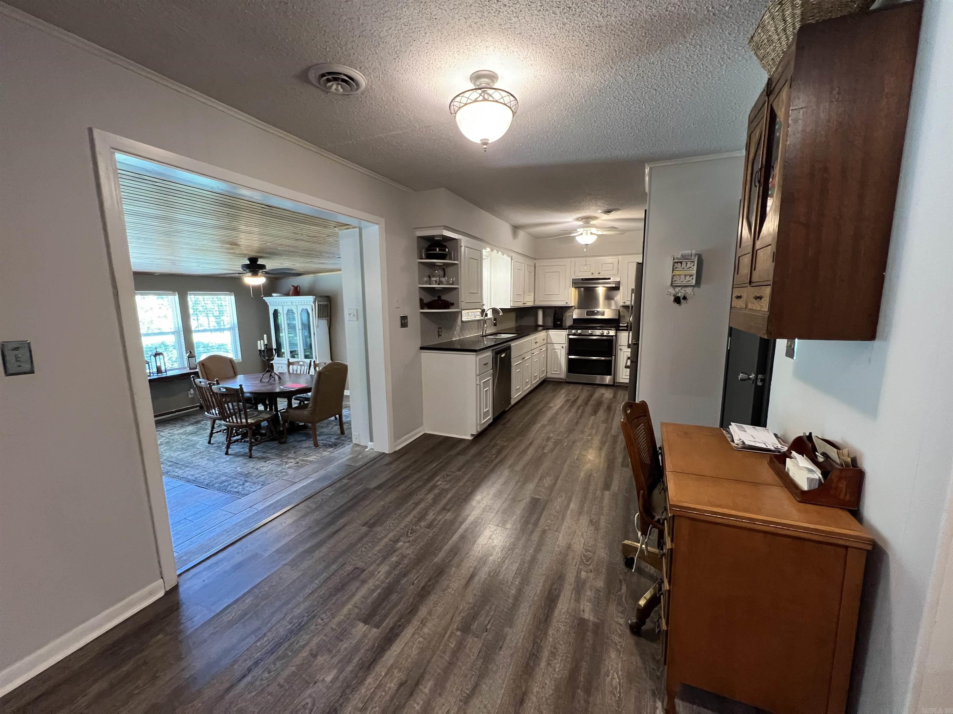 876 S 16th Avenue Piggott, AR 72454