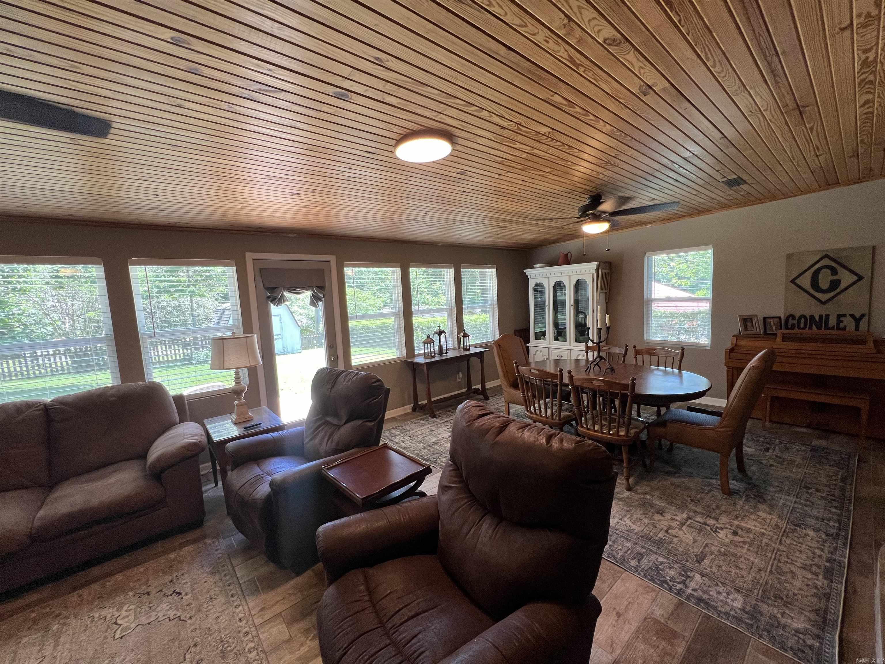 876 S 16th Avenue Piggott, AR 72454