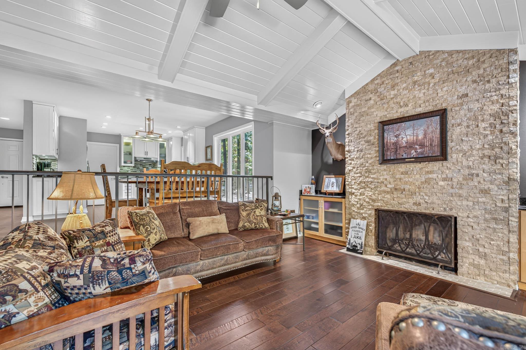 93 Silver Point  Mount Ida, AR