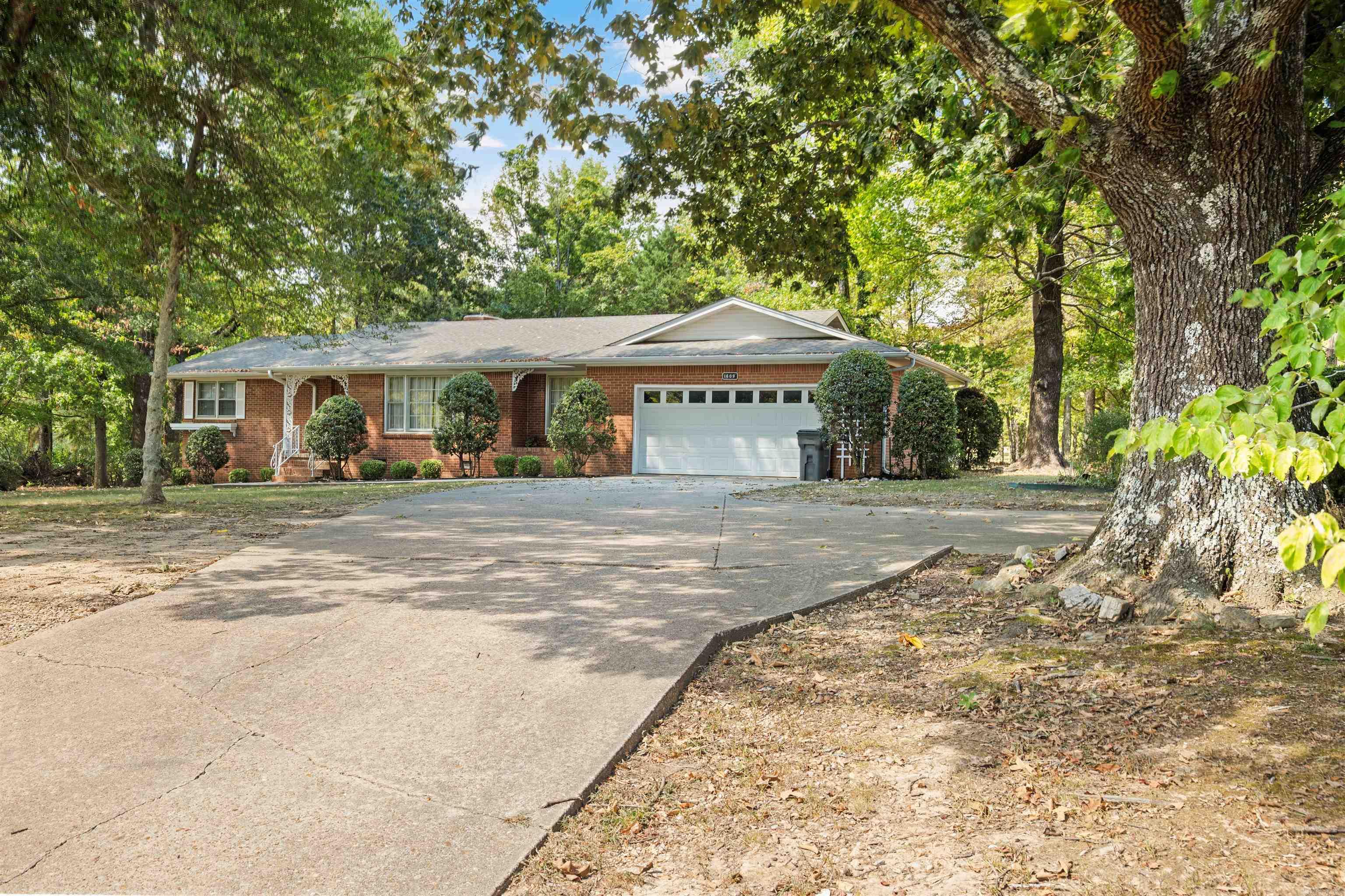 1609 Campground  Paragould, AR