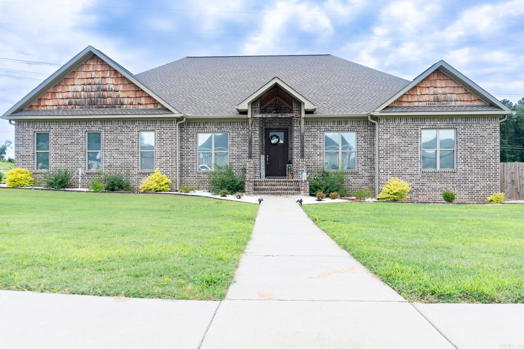 308 Oak Tree South — exterior