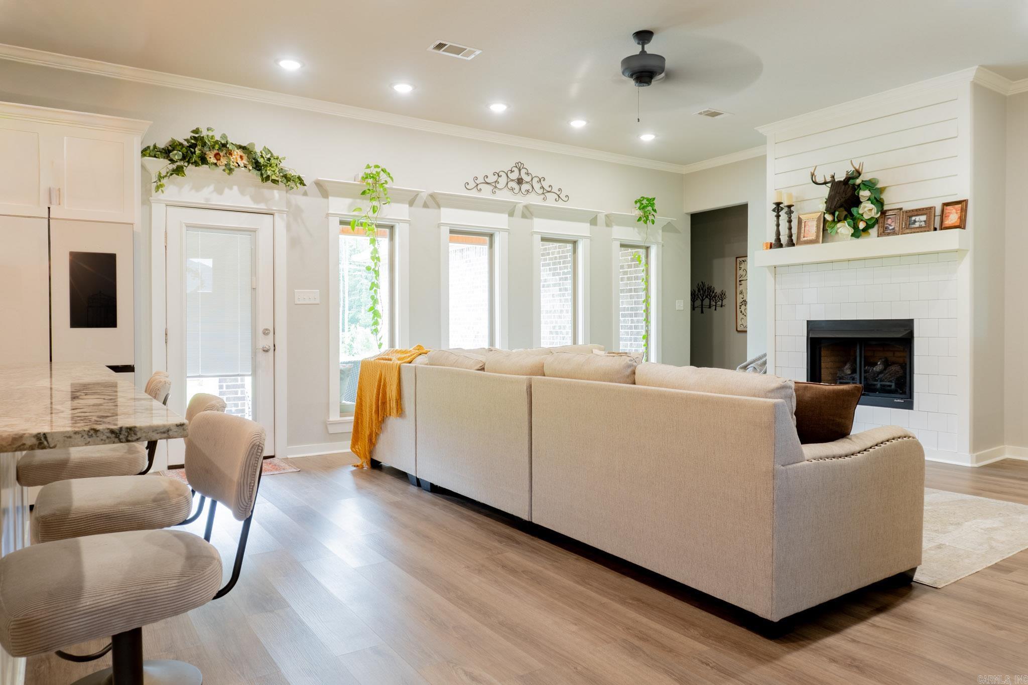 308 Oak Tree South — photo 4