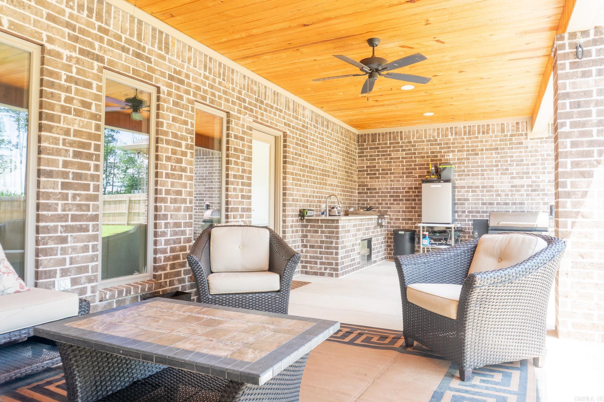 308 Oak Tree South  Sheridan, AR