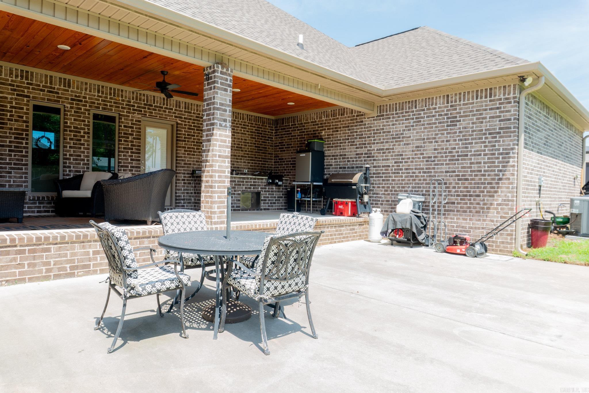 308 Oak Tree South  Sheridan, AR