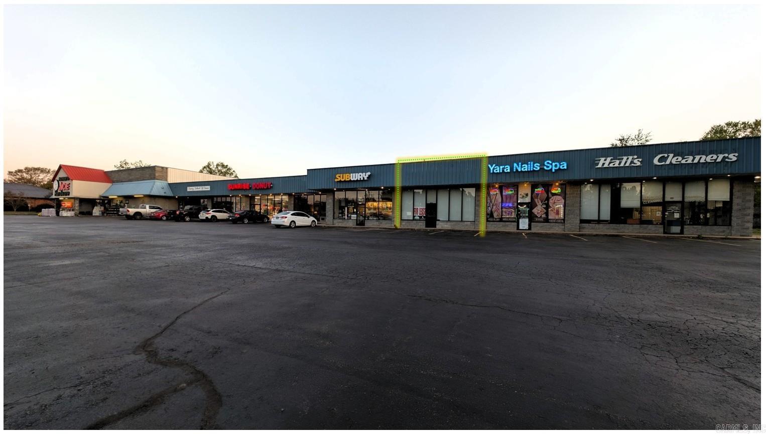 2112 W Beebe Capps Expressway — exterior