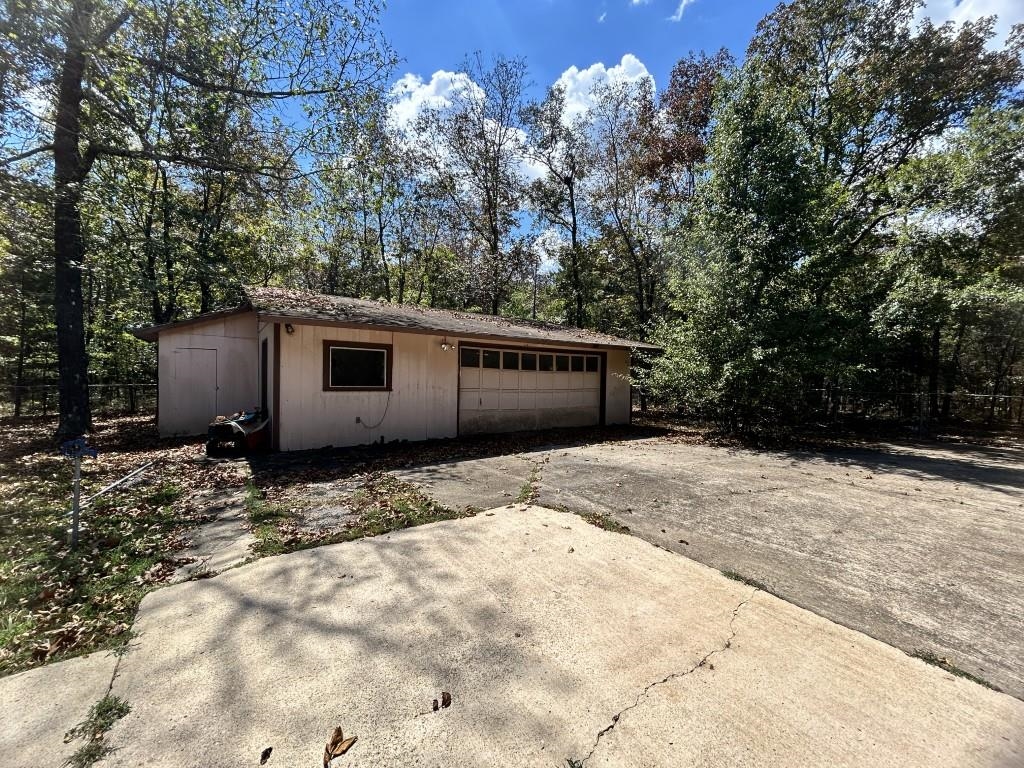 2631 Hub Willis Road