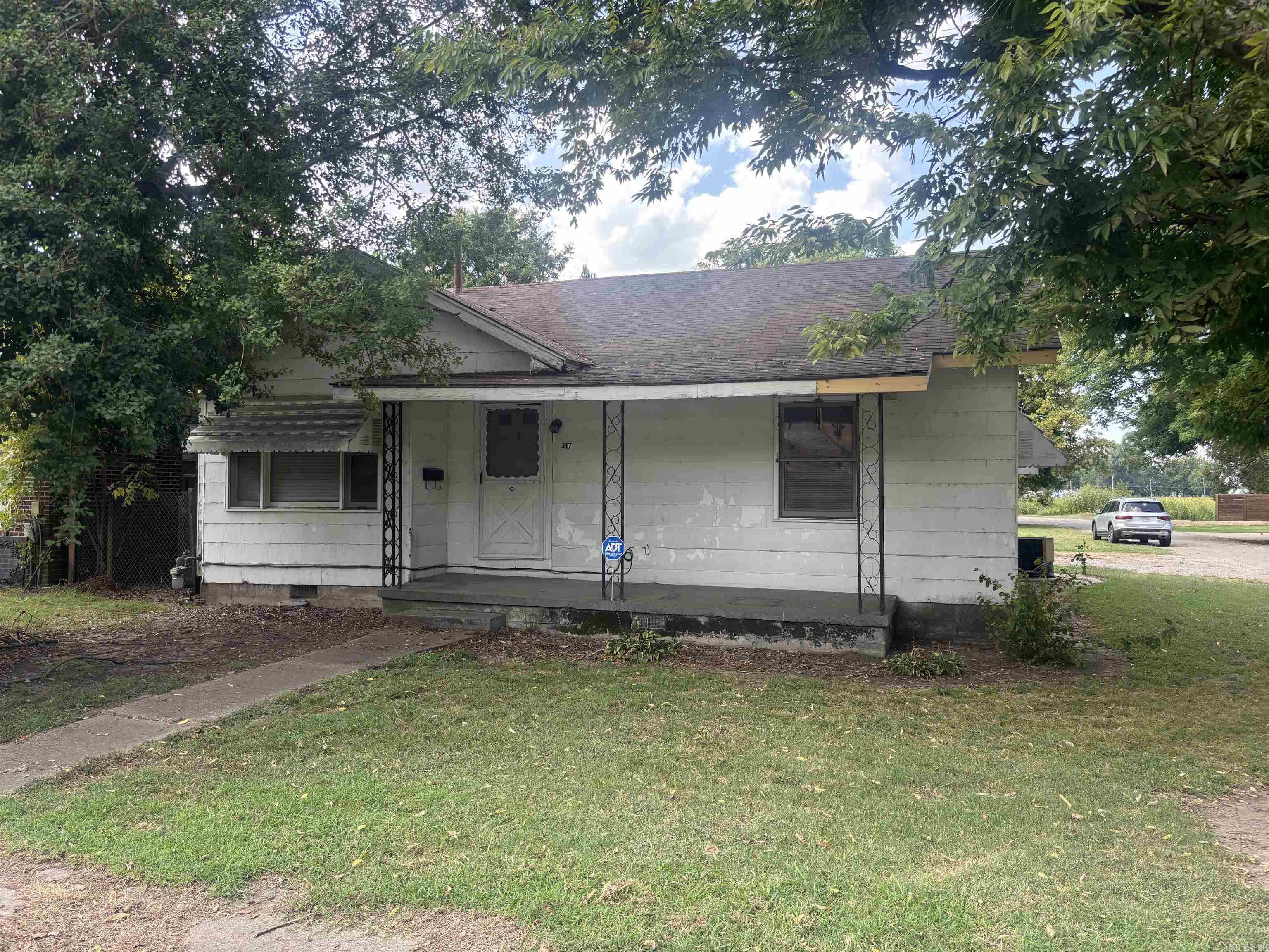 317 W Main Street  Steele, MO
