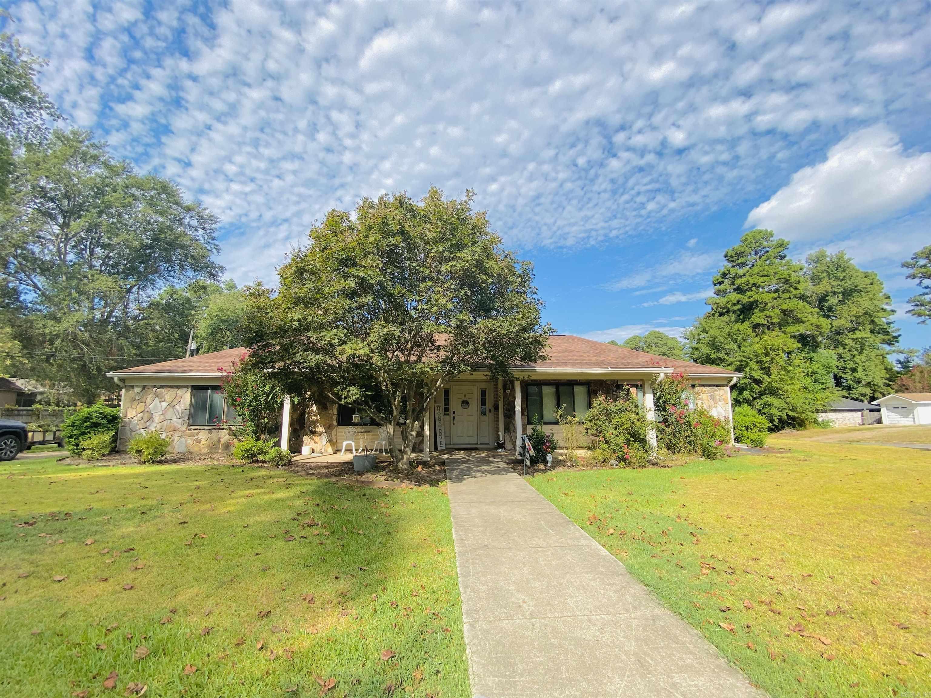 2900  Cherokee  Camden, AR