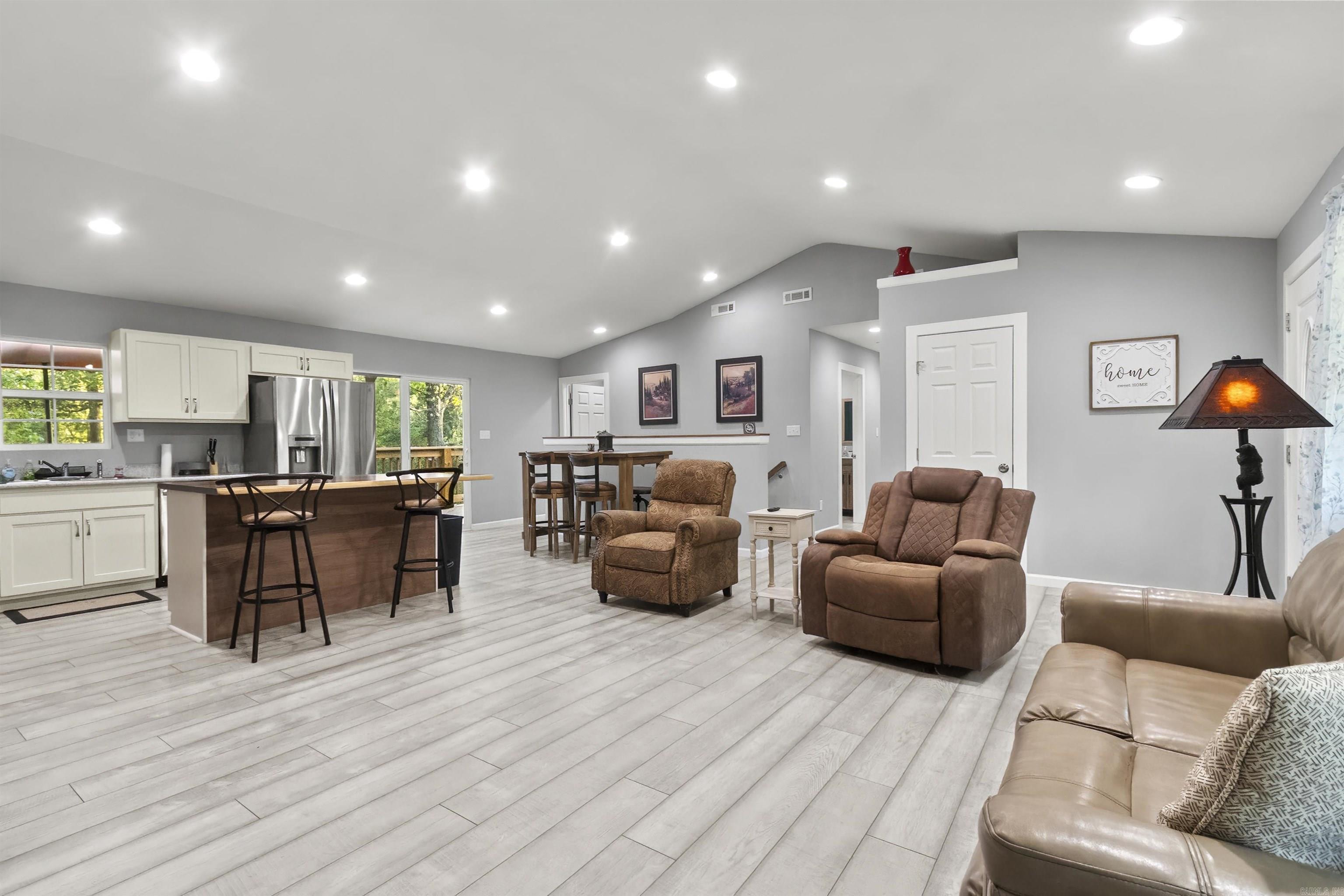 140 Cardinal  Diamond City, AR
