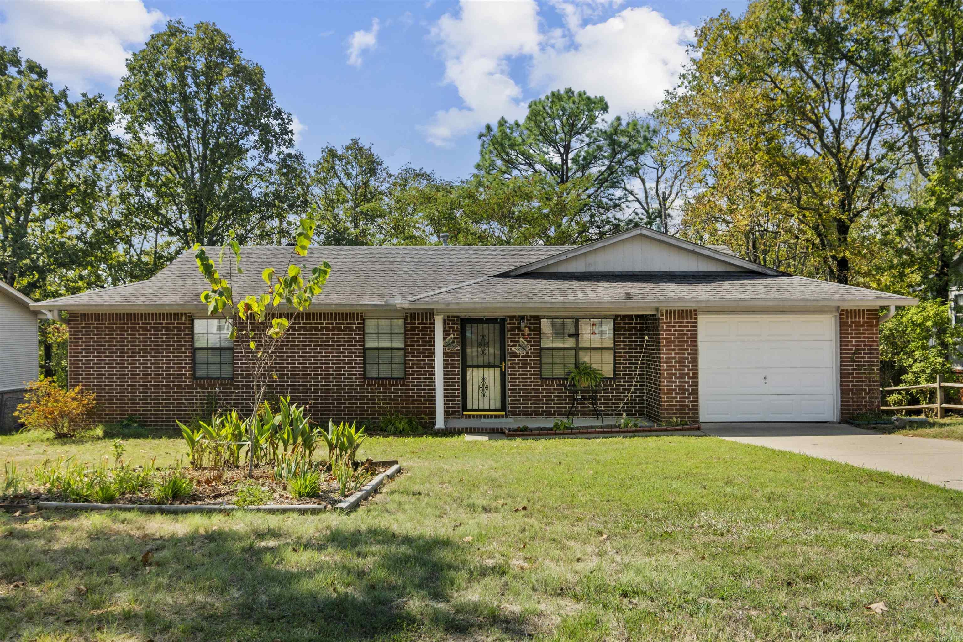 11 High Oak Cove — exterior