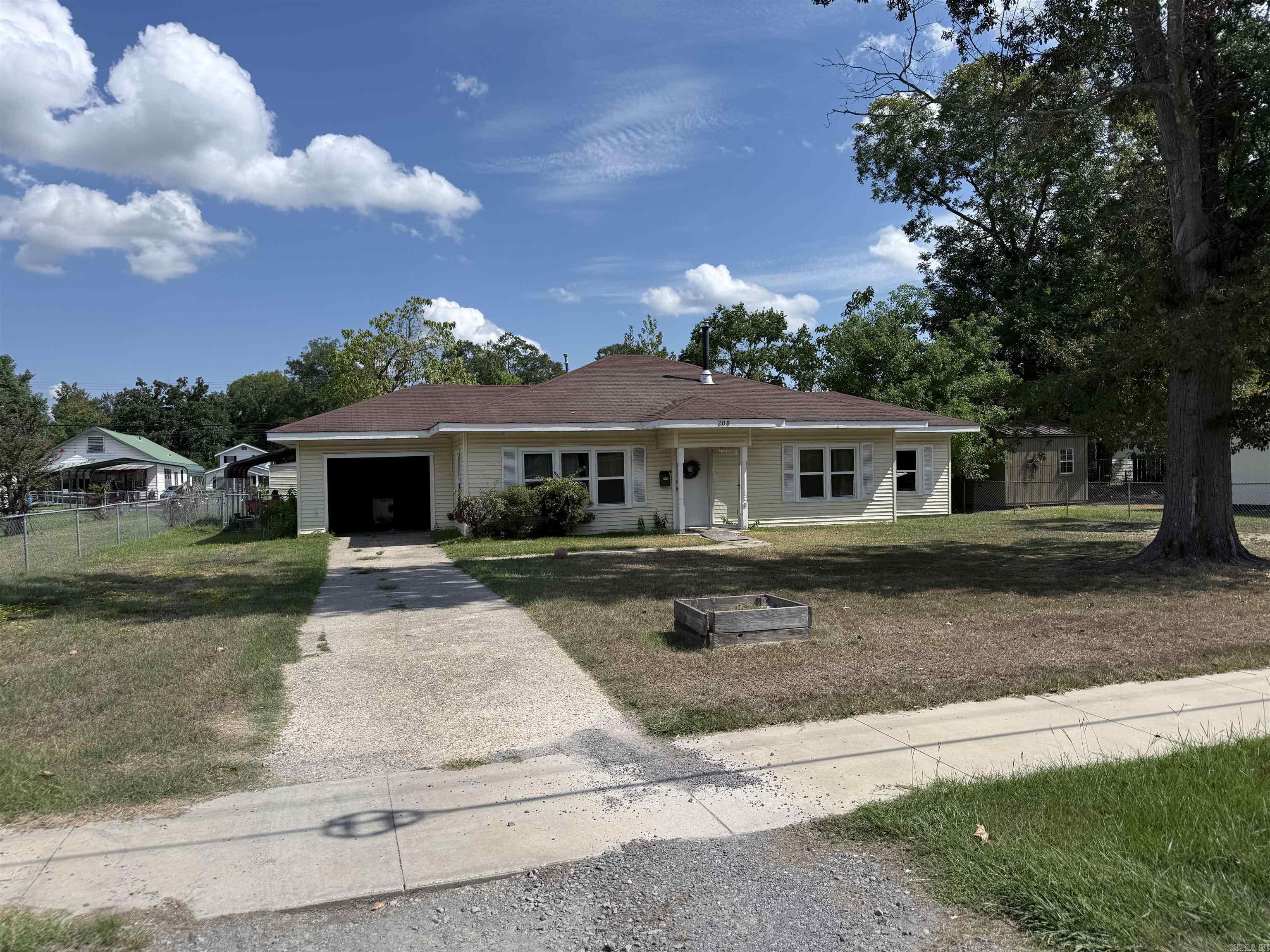 208 W 8Th St  Smackover, AR