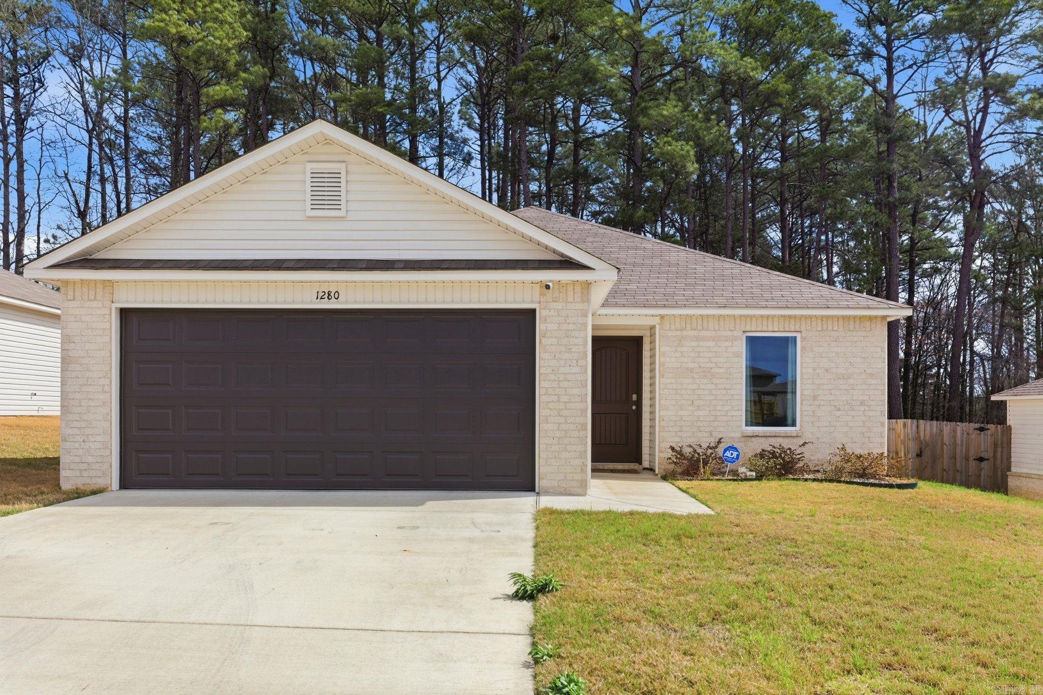 1280 Meadows Dr  Benton, AR