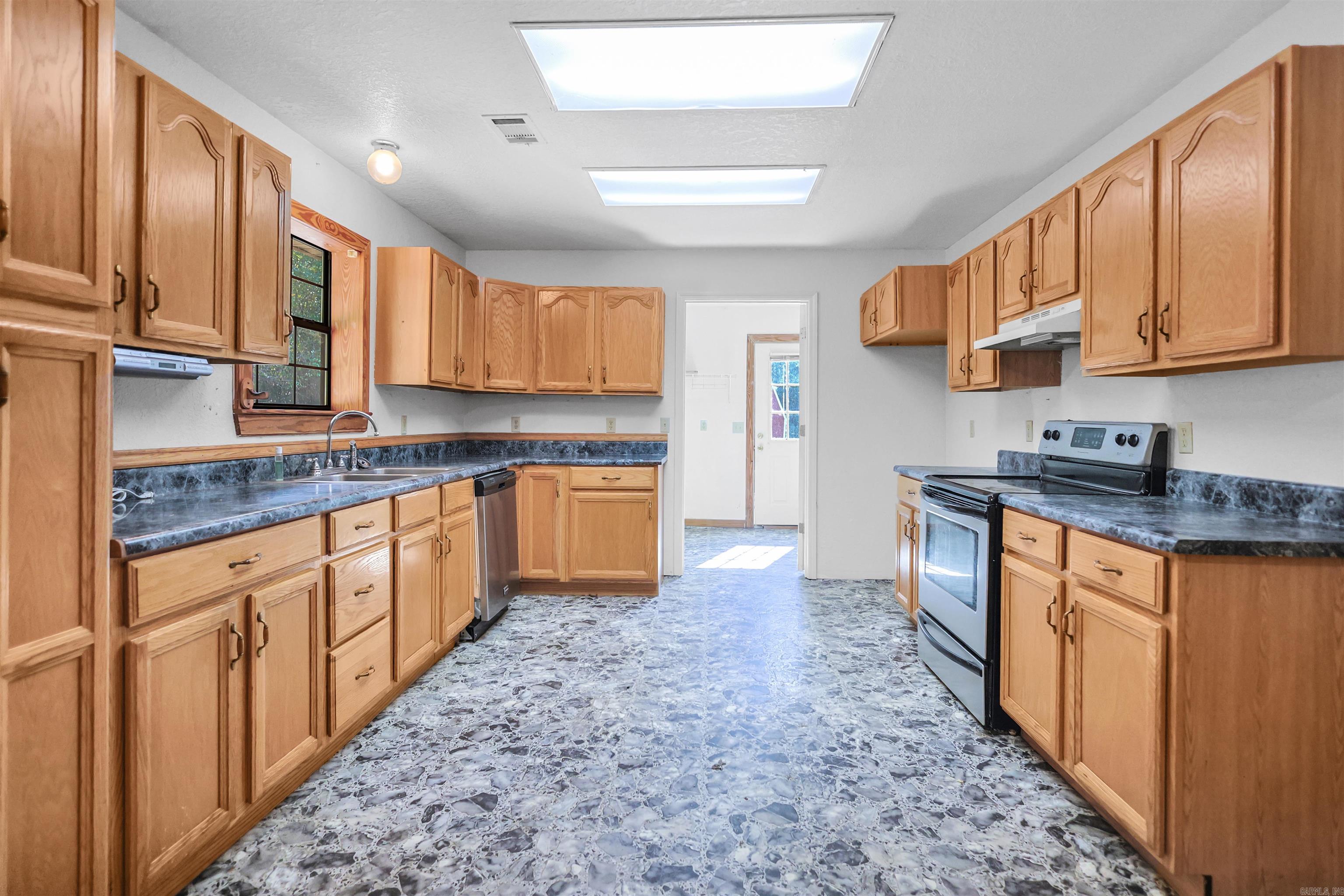 84 Romaine  Glenwood, AR
