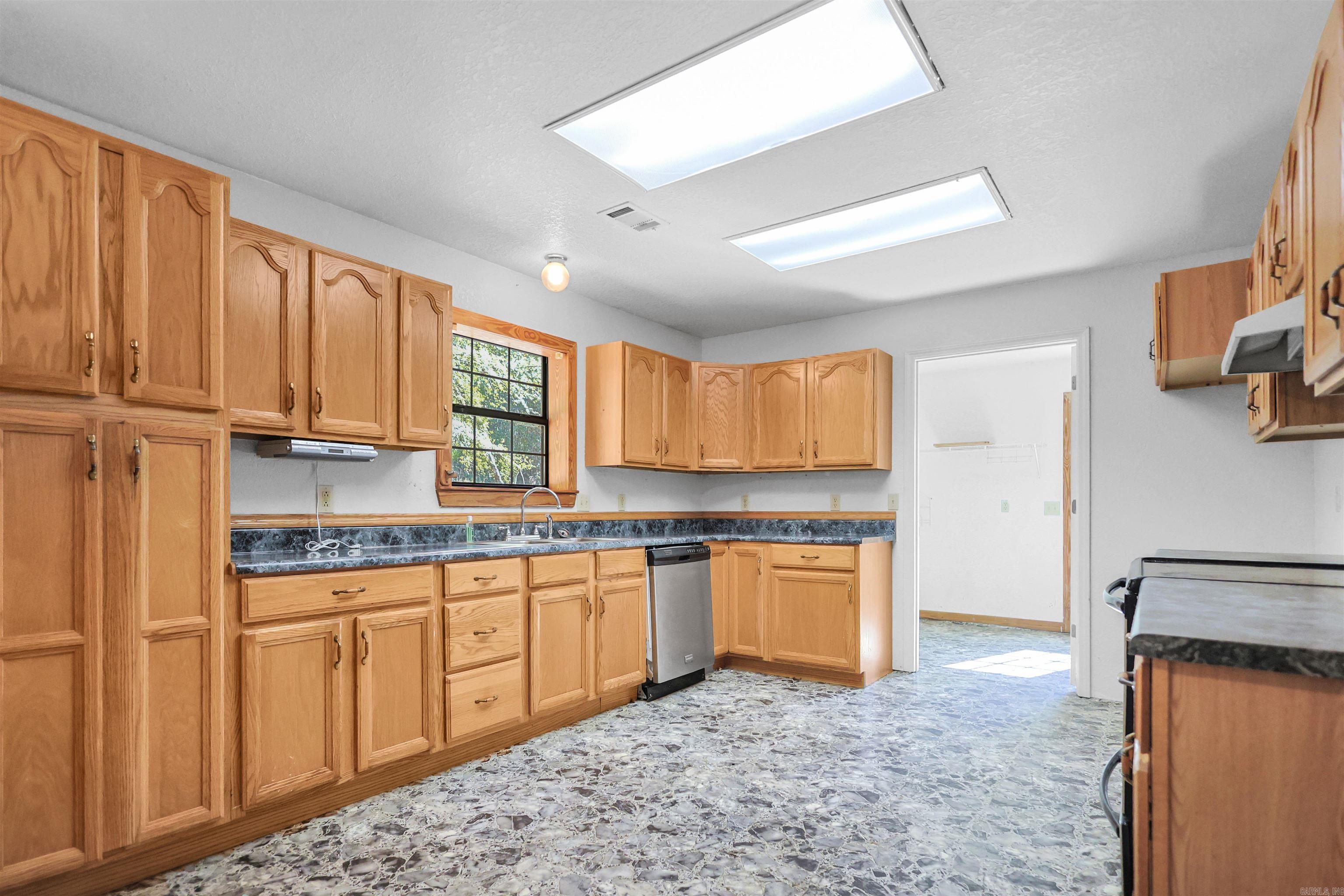 84 Romaine  Glenwood, AR