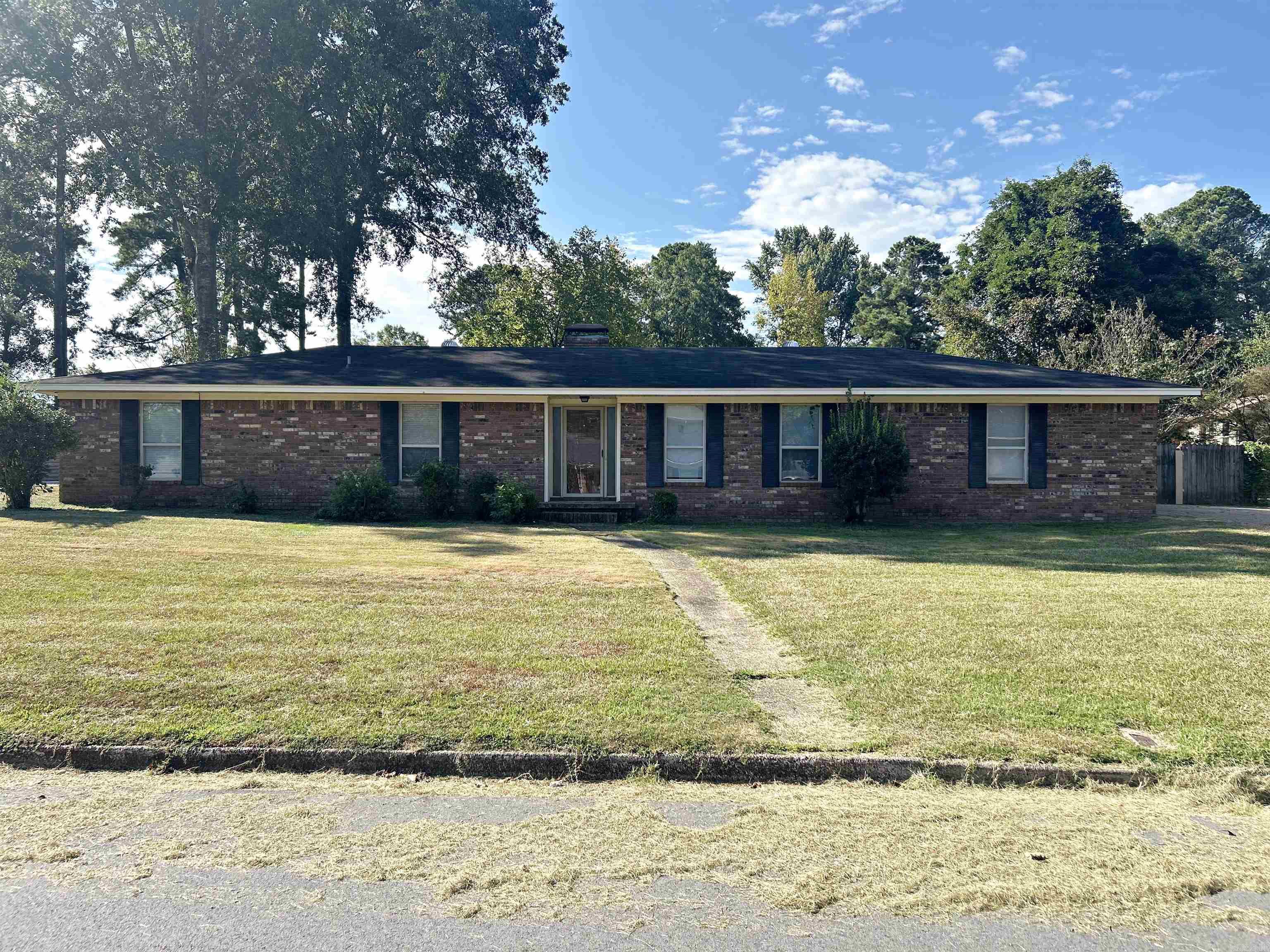 2707  Lynwood  Arkadelphia, AR