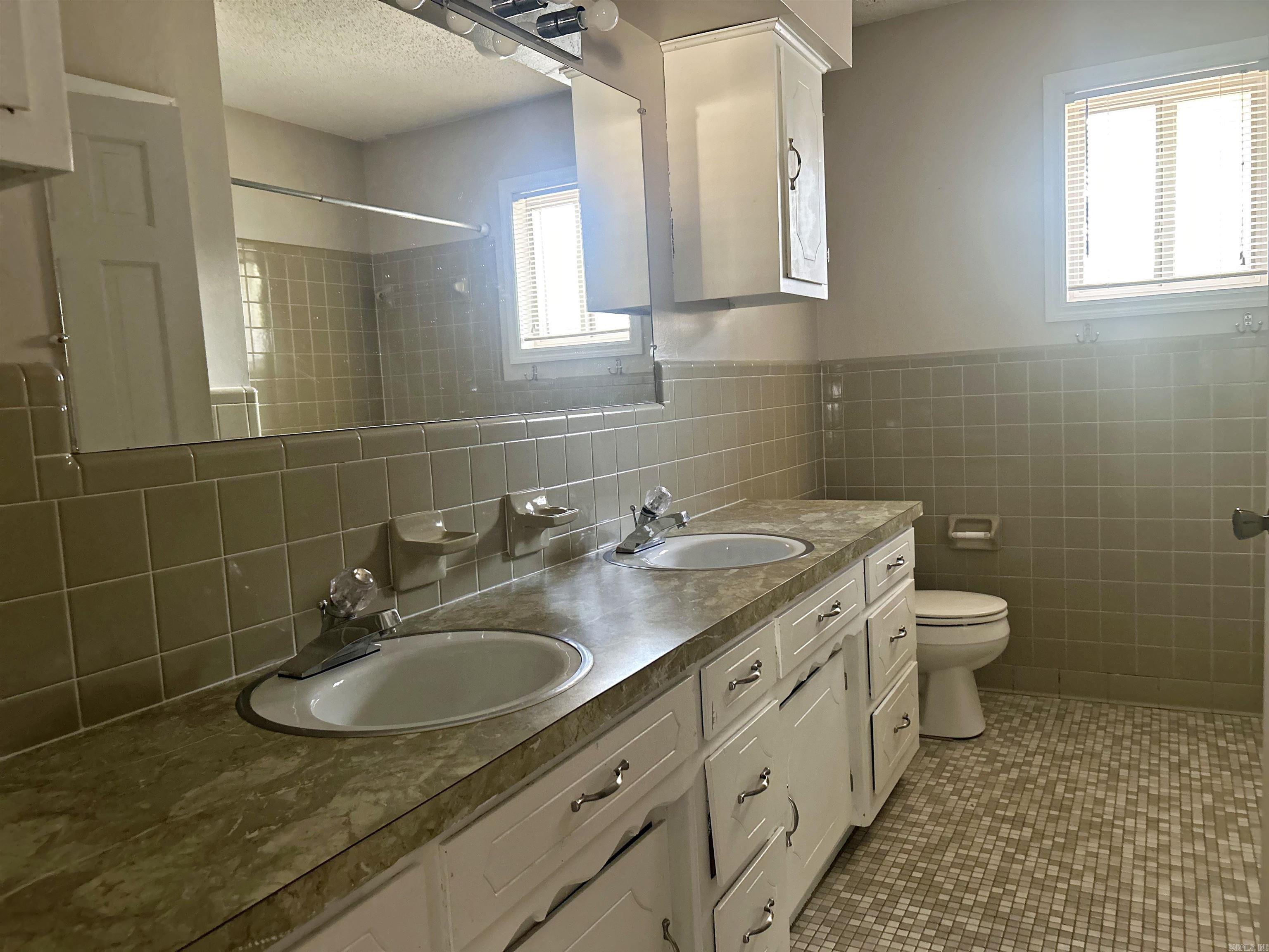 2707 Lynwood  Arkadelphia, AR