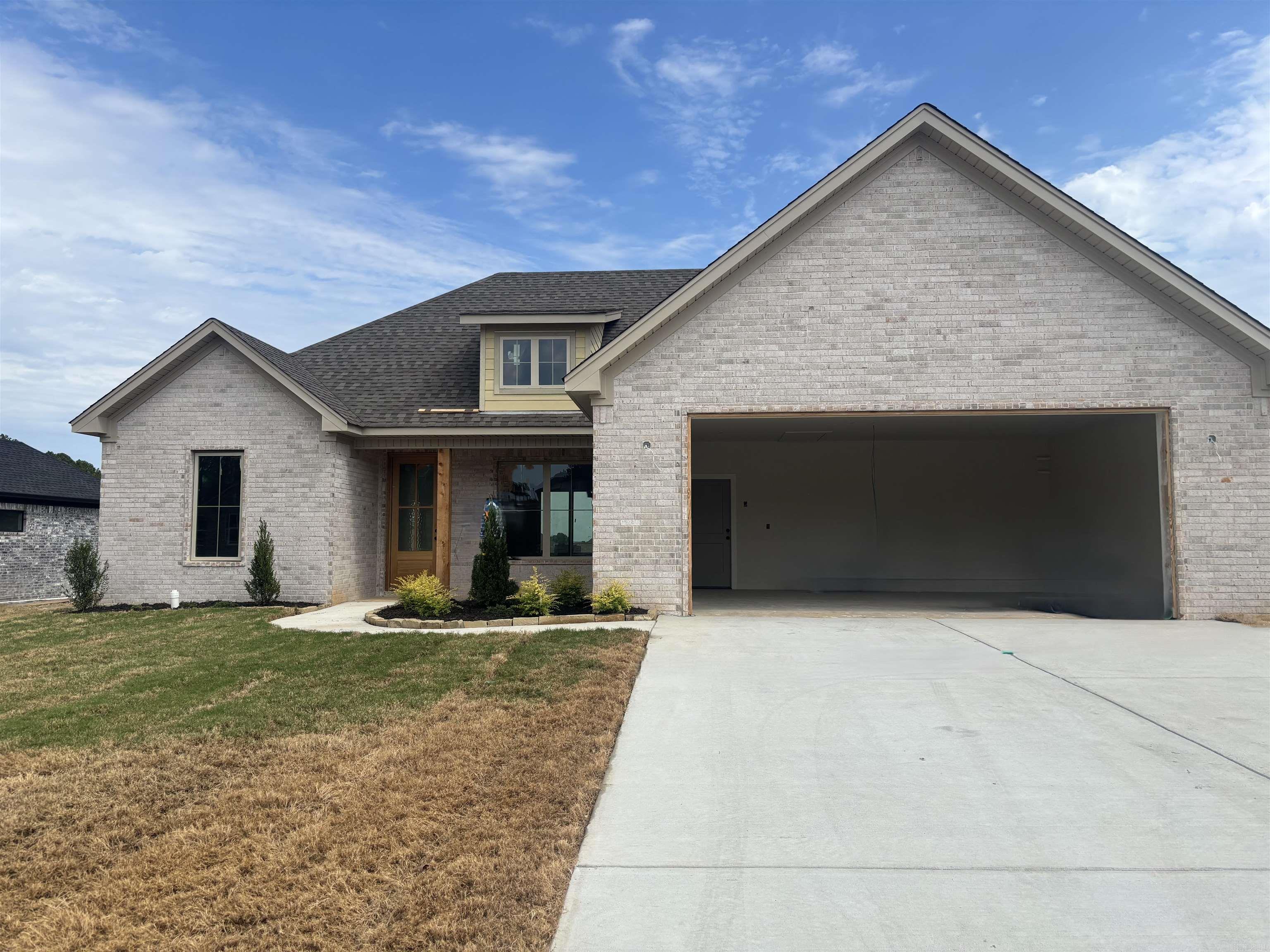 101  Dylan  Haskell, AR