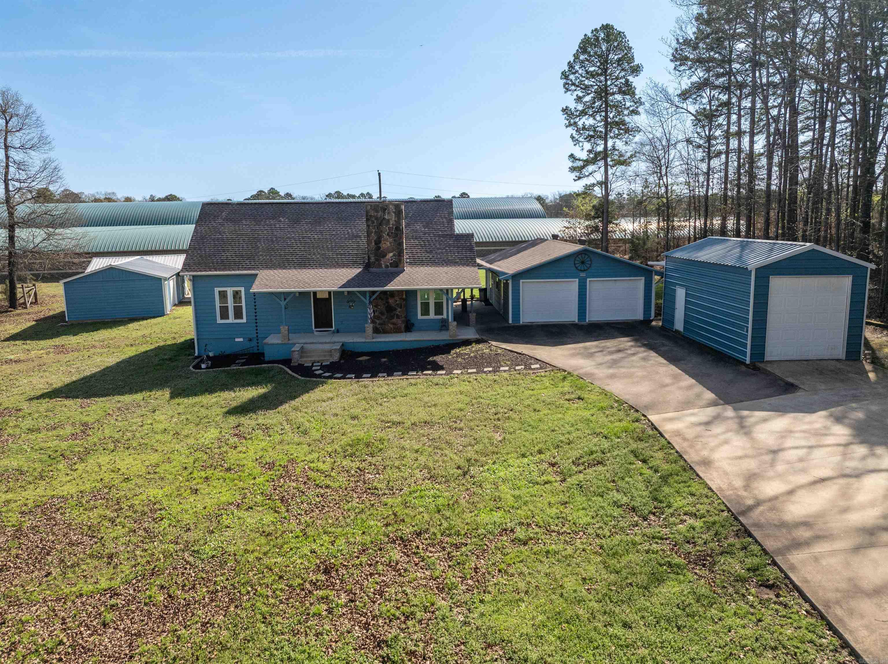 54 Woodland Cove Drive — exterior