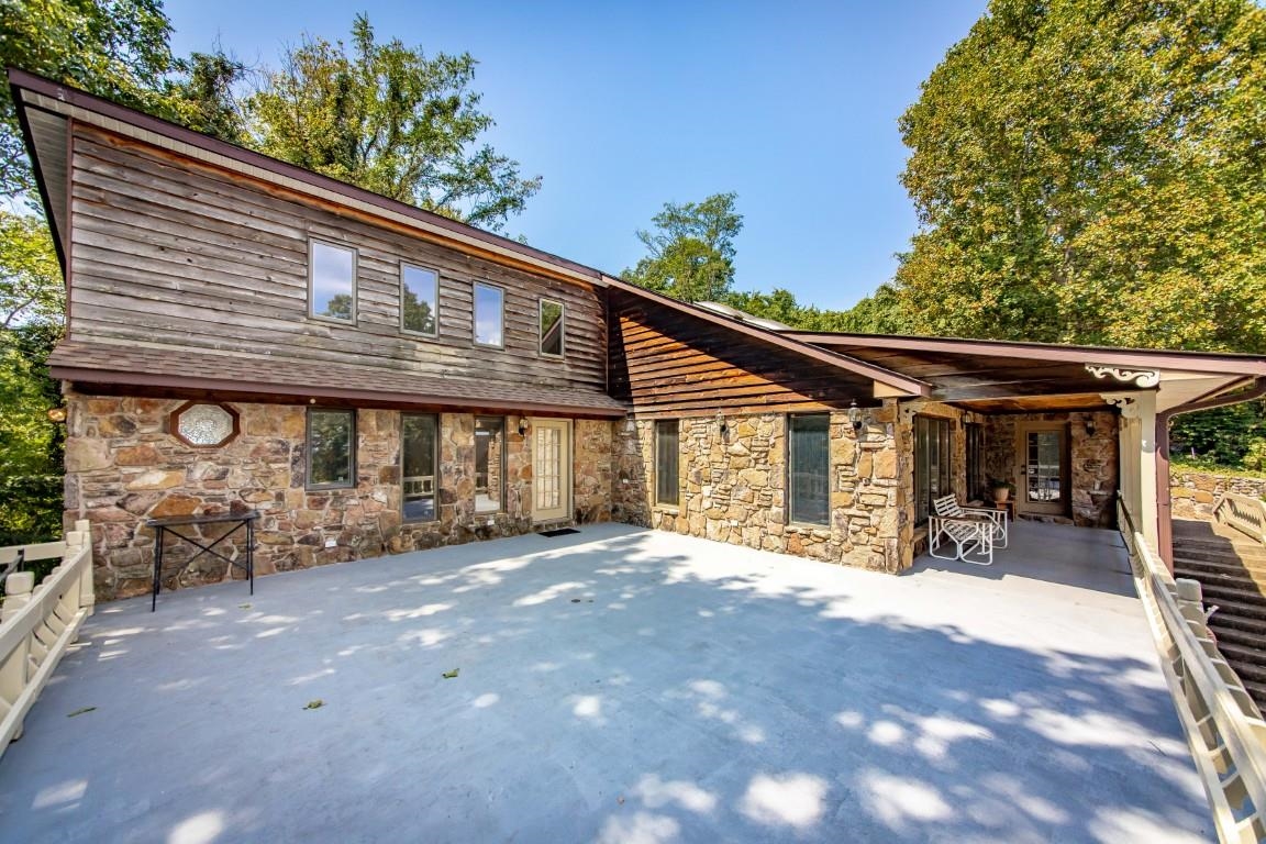 1223 Eagle Point Road