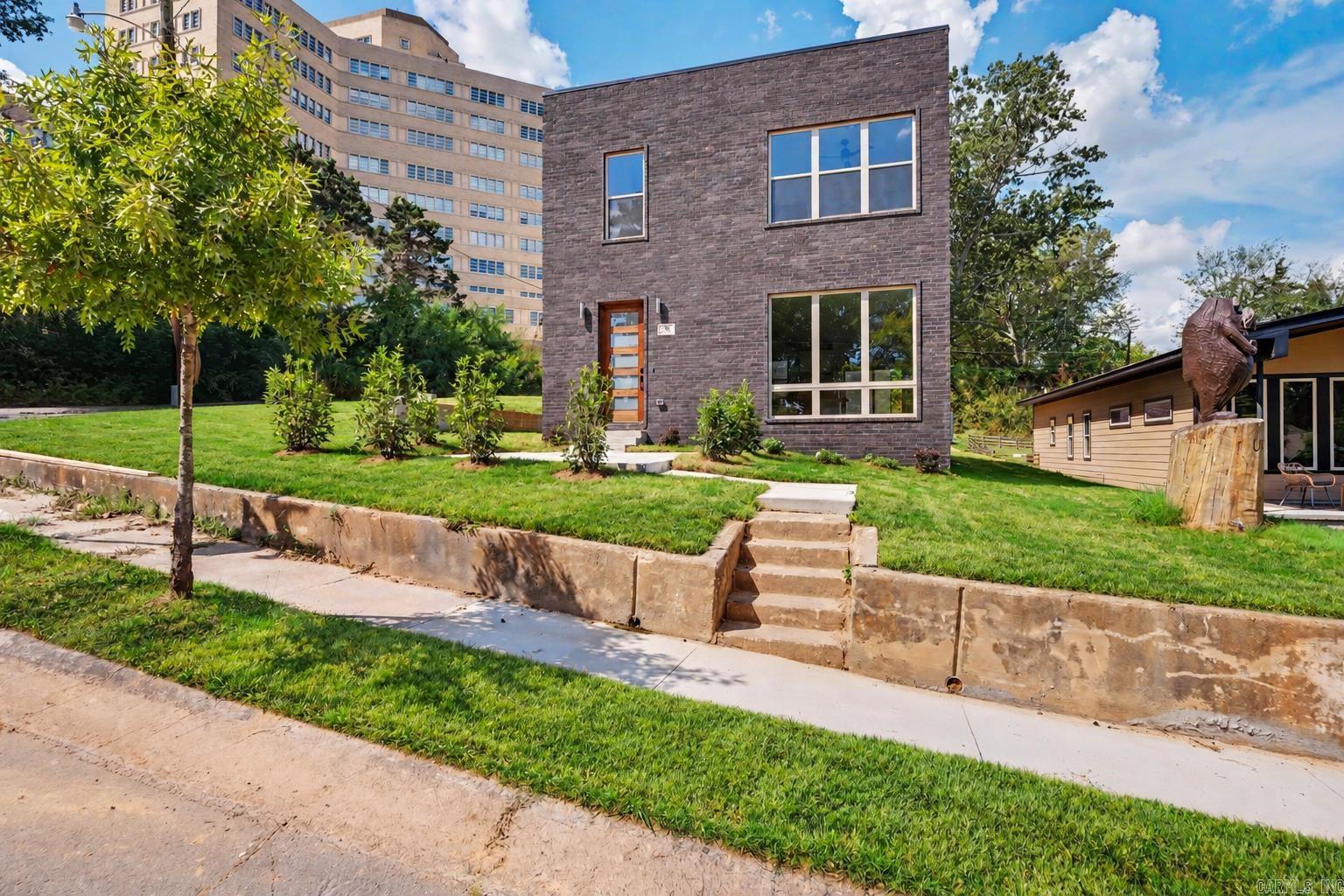 2324 S Rock  Little Rock, AR