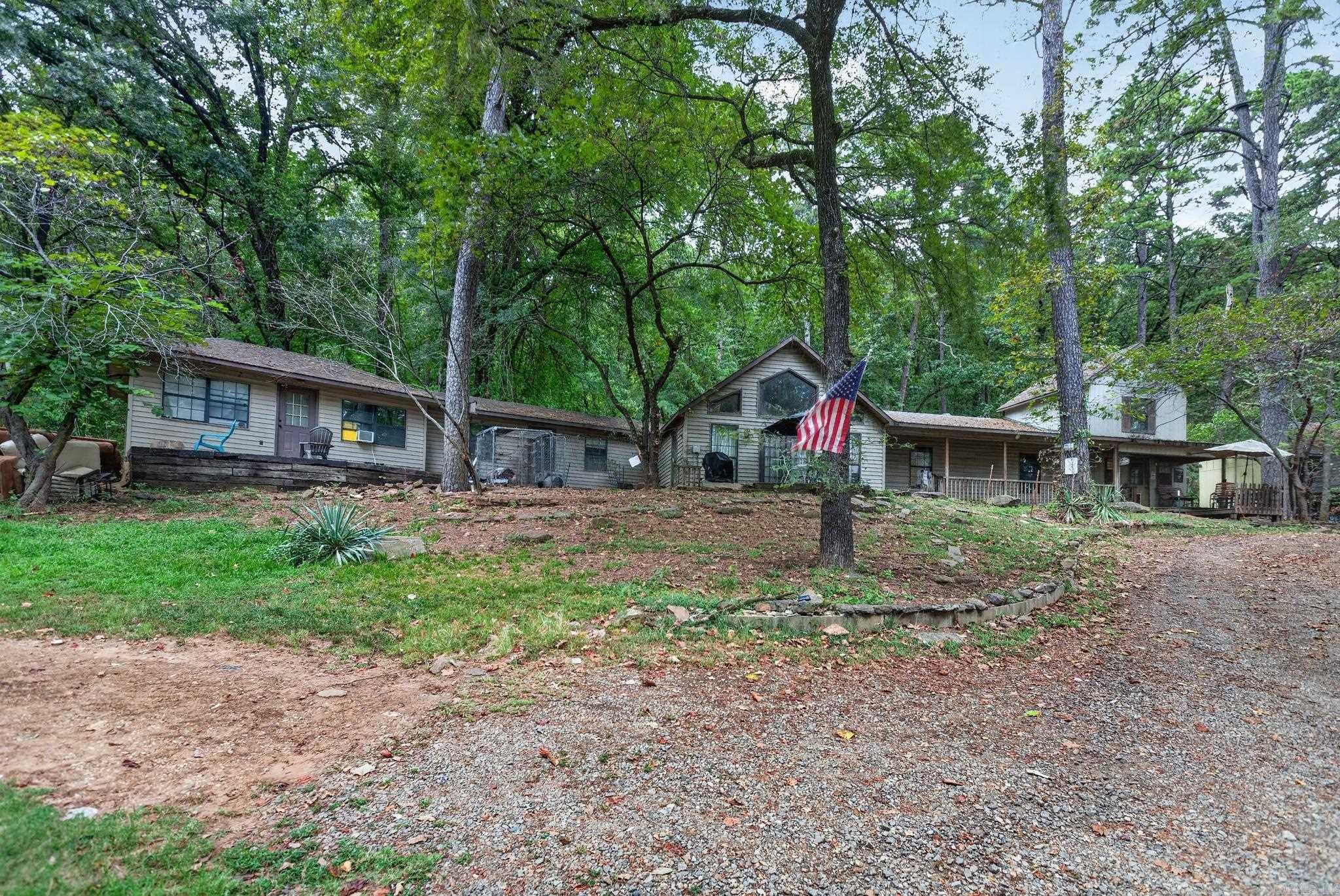 1867  County Road 3568  Clarksville, AR
