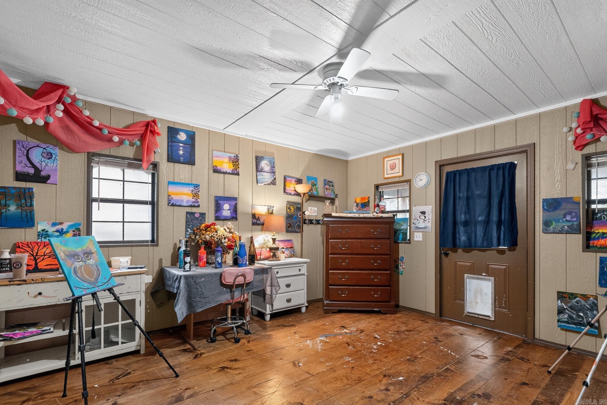 1867 County Road 3568  Clarksville, AR