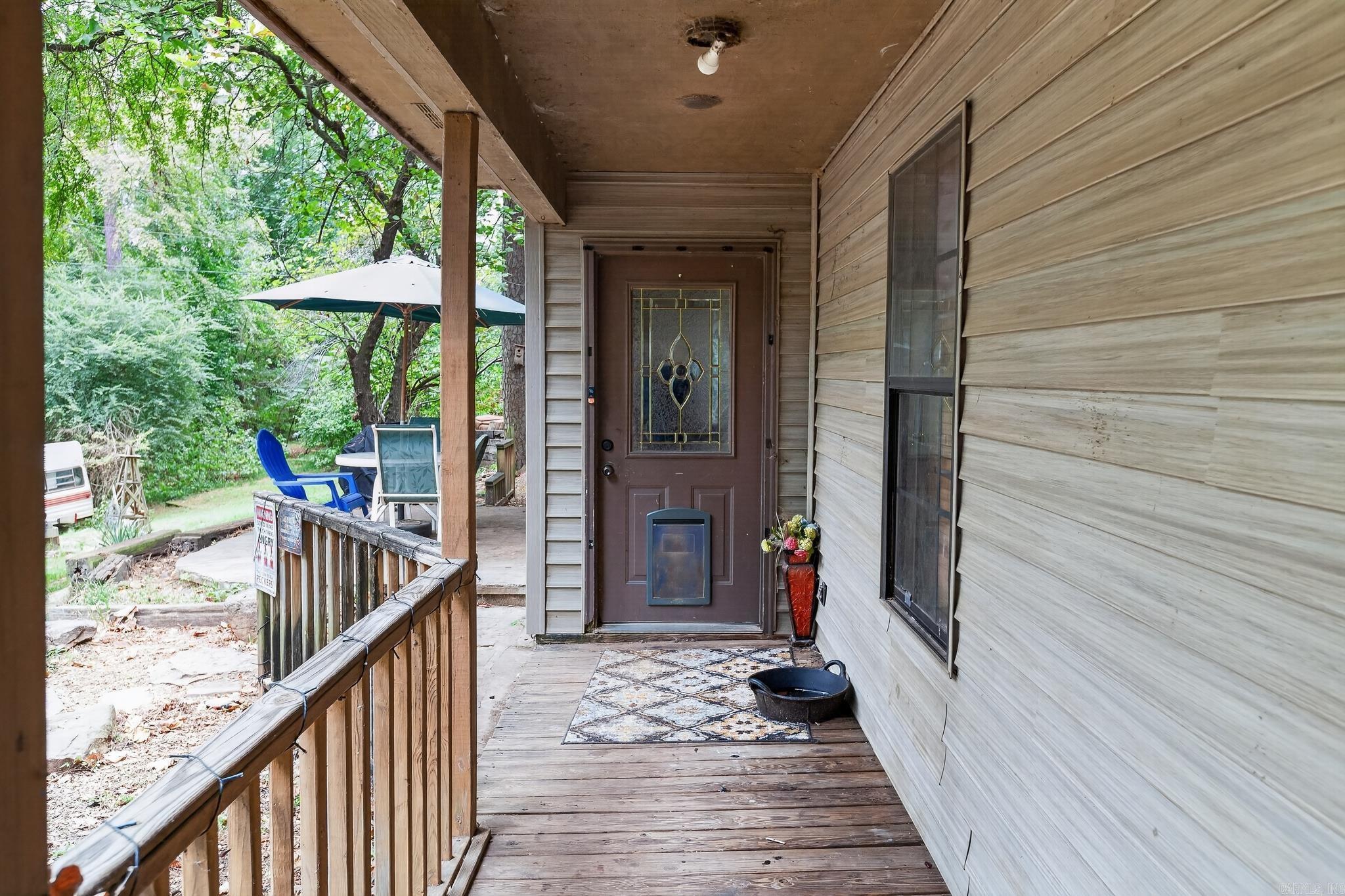 1867 County Road 3568  Clarksville, AR