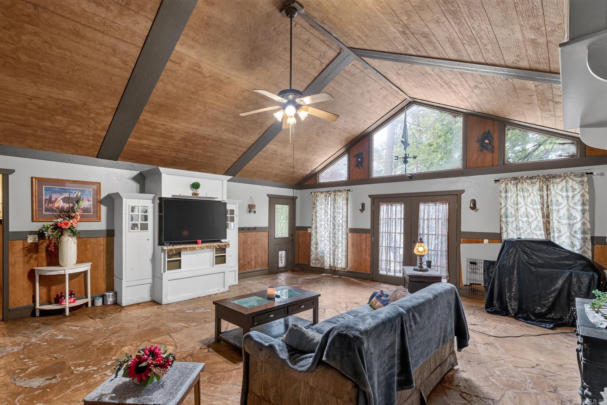 1867 County Road 3568  Clarksville, AR