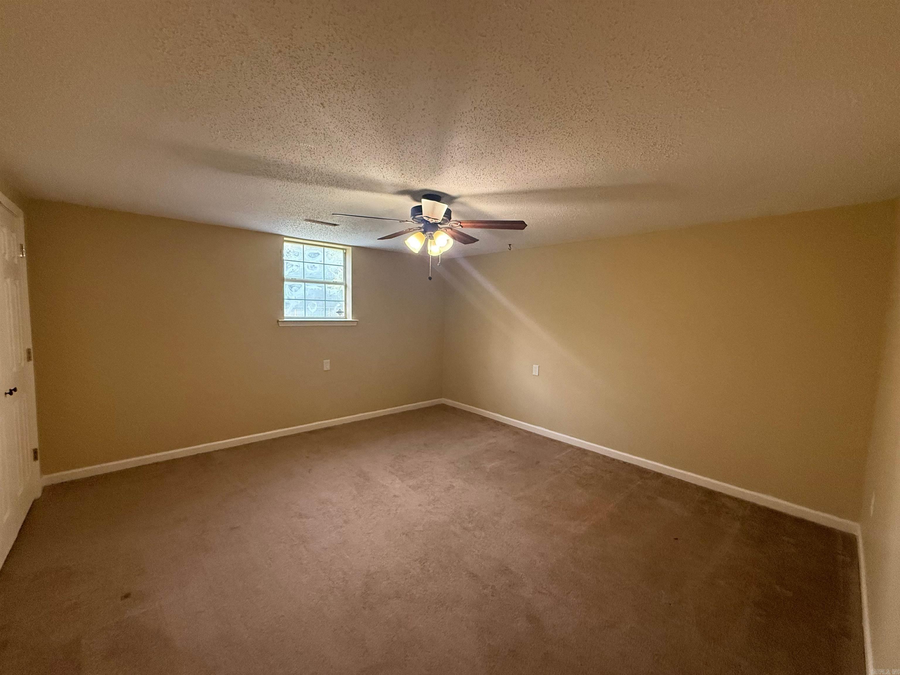 25805 Neighborhood  Hensley, AR