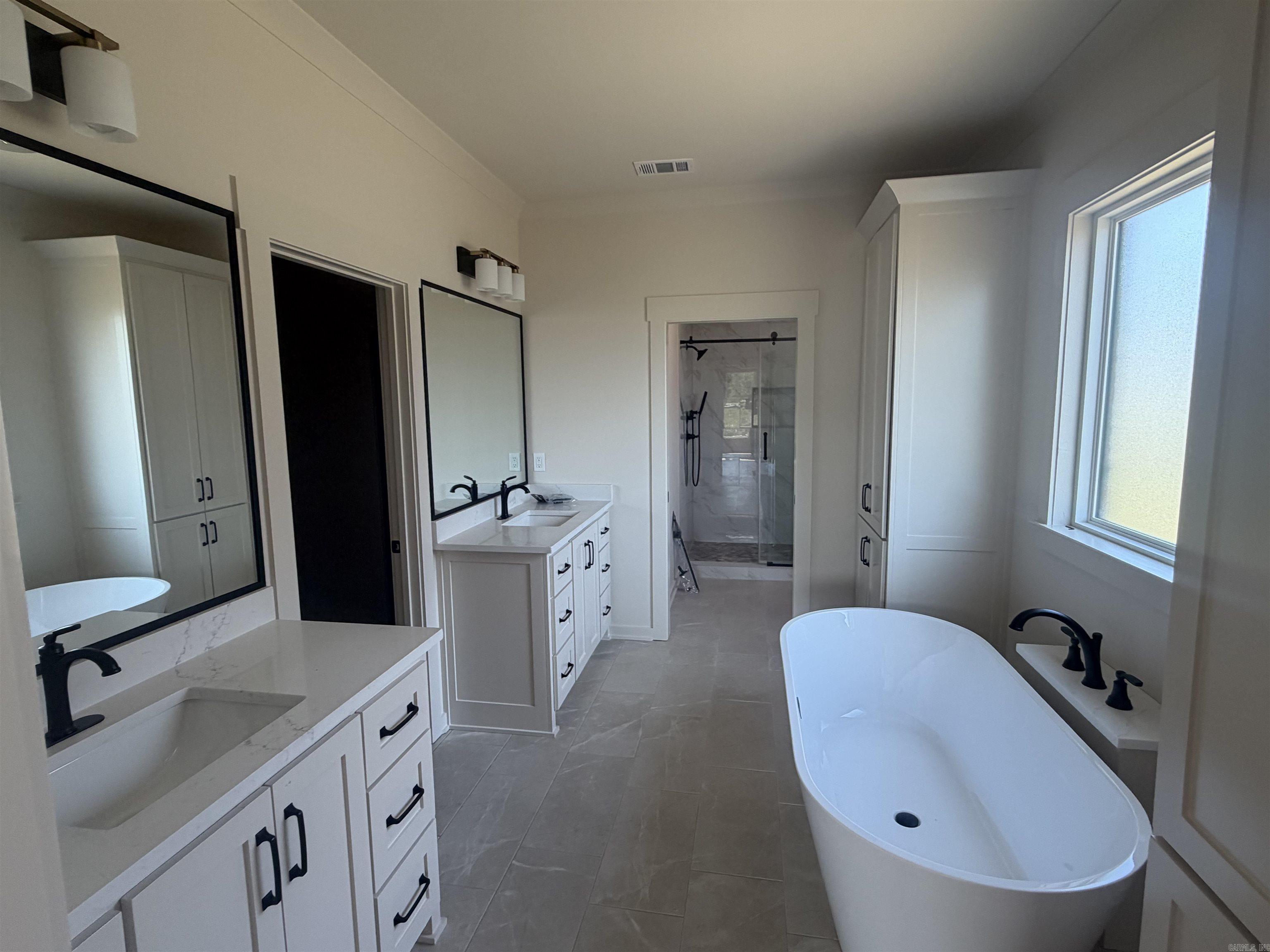 2326 Lakewood circle Cabot, AR 72023