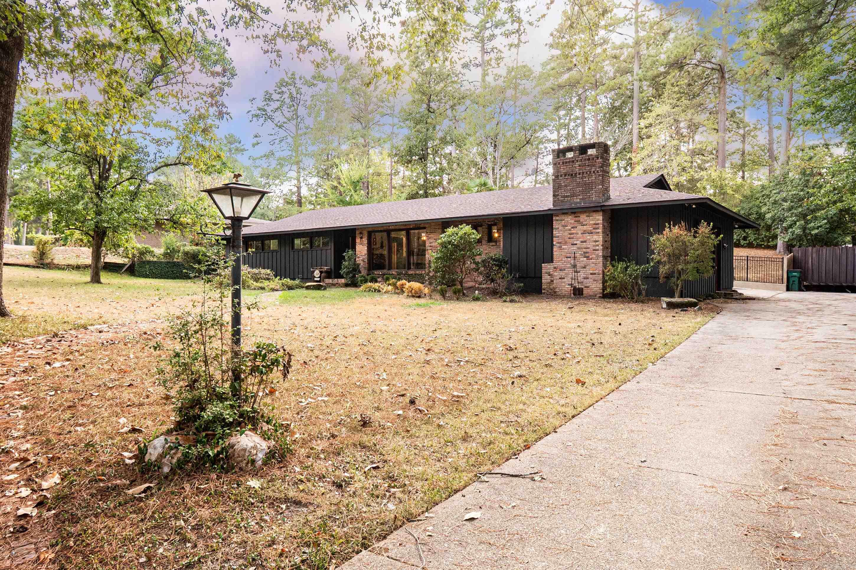 2508  Forest Lawn Dr  El Dorado, AR