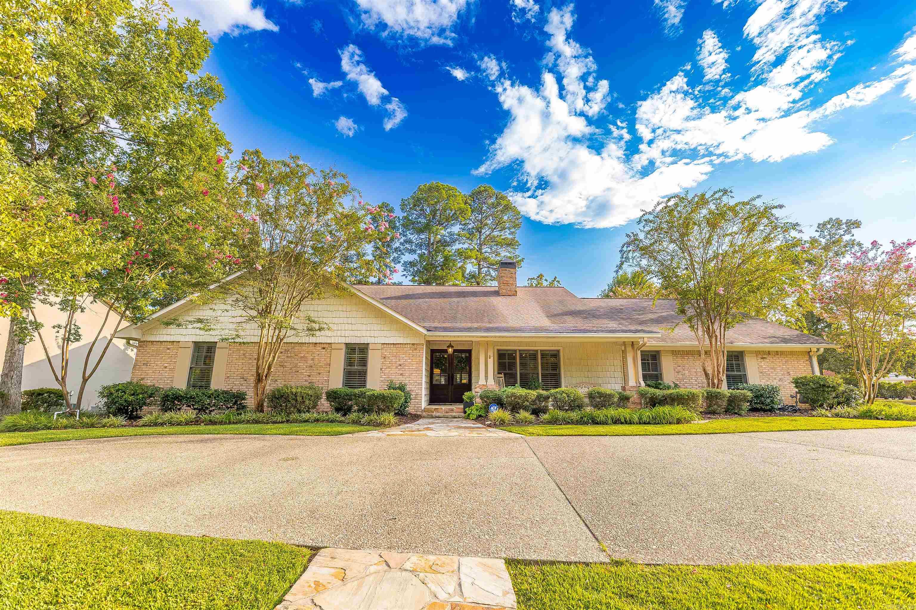 2319 W Oak Street El Dorado, AR 71730