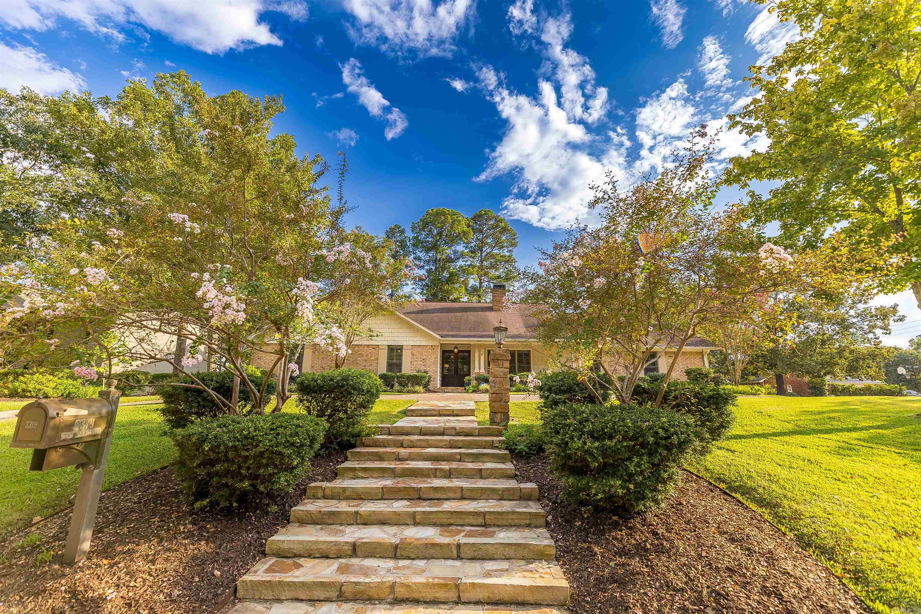 2319 W Oak Street El Dorado, AR 71730