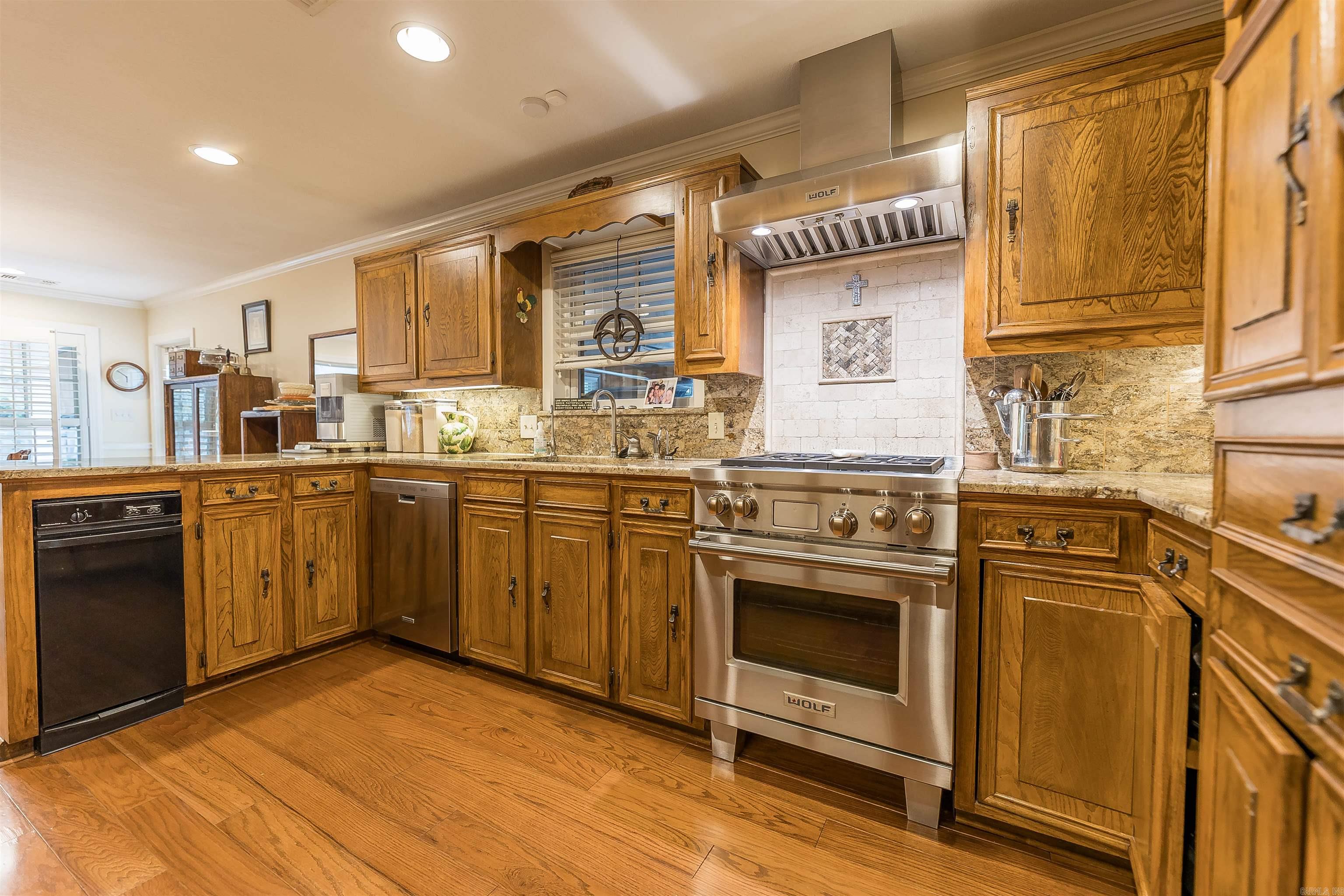 2319 W Oak Street El Dorado, AR 71730