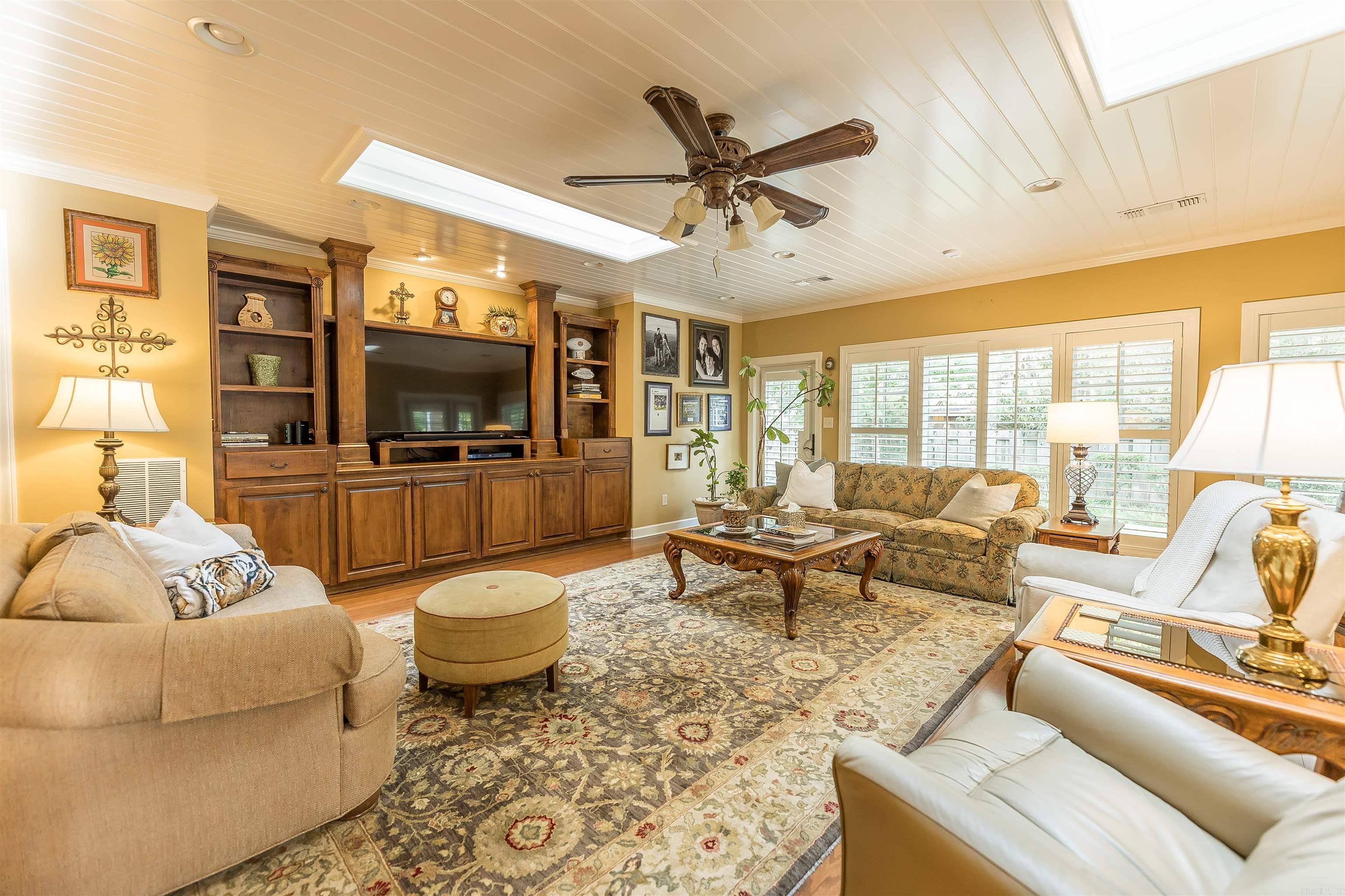 2319 W Oak Street El Dorado, AR 71730