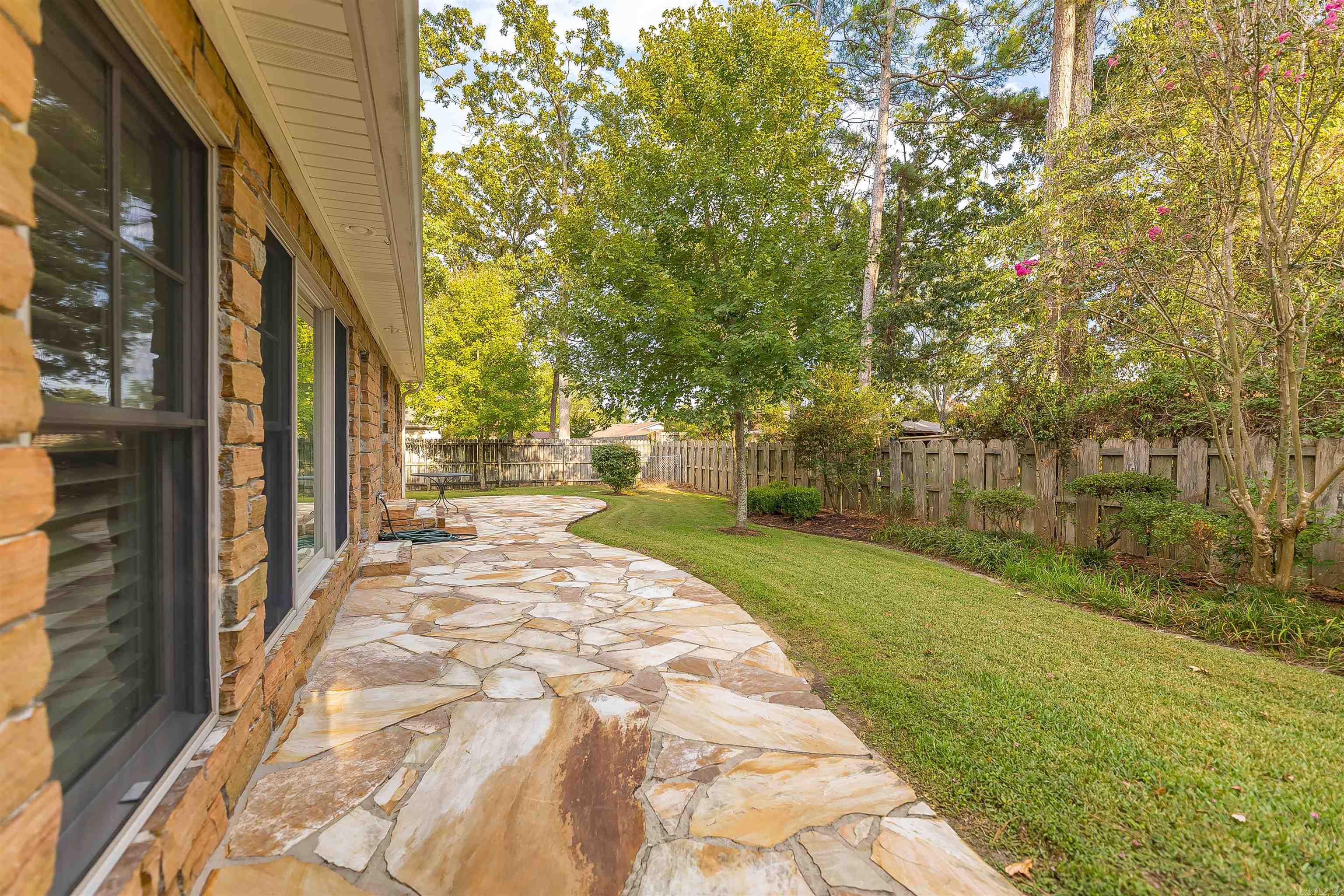 2319 W Oak Street El Dorado, AR 71730
